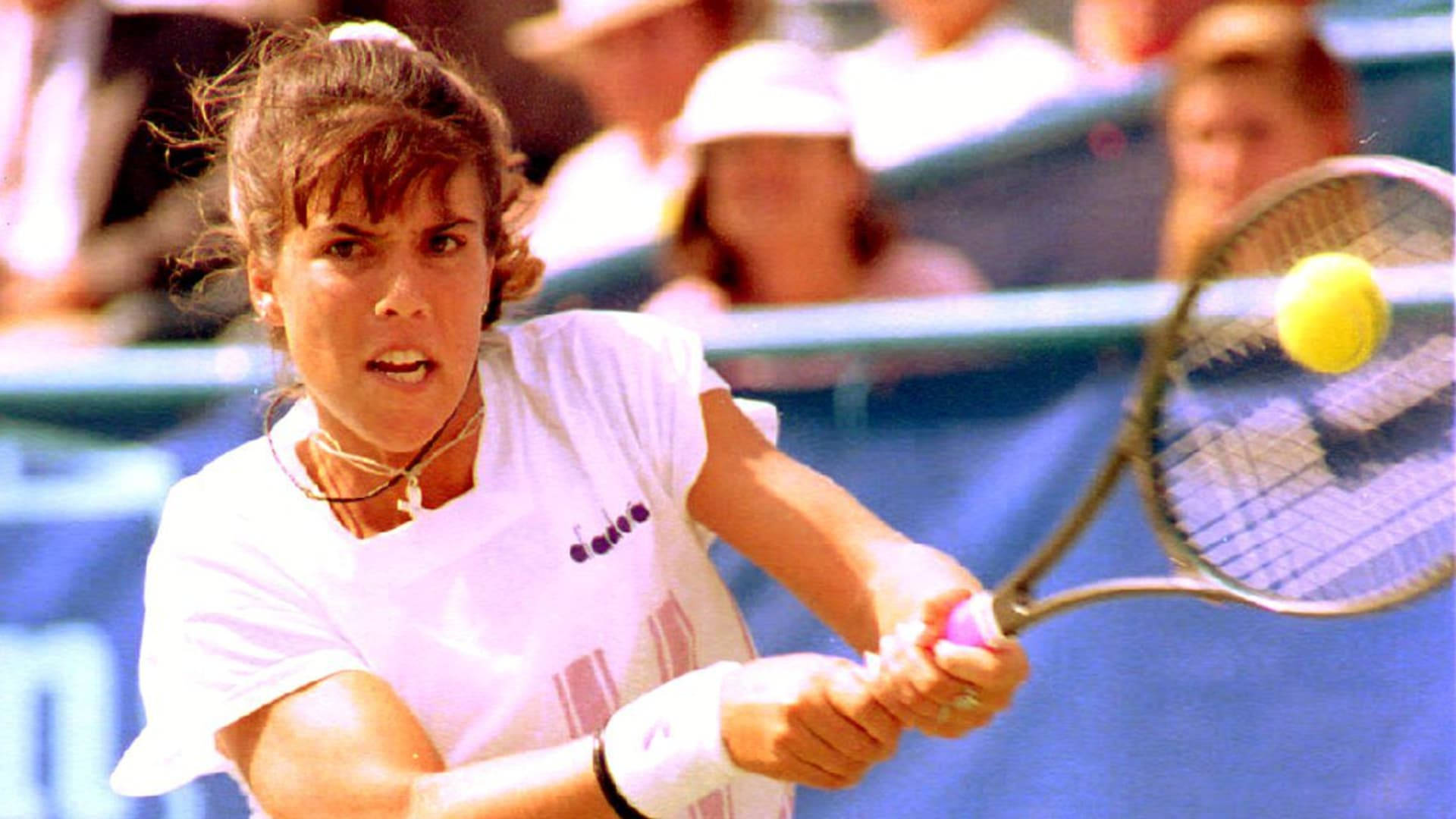 Jennifer Capriati, tennis ball, bright yellow, Full HD Desktop Wallpaper
