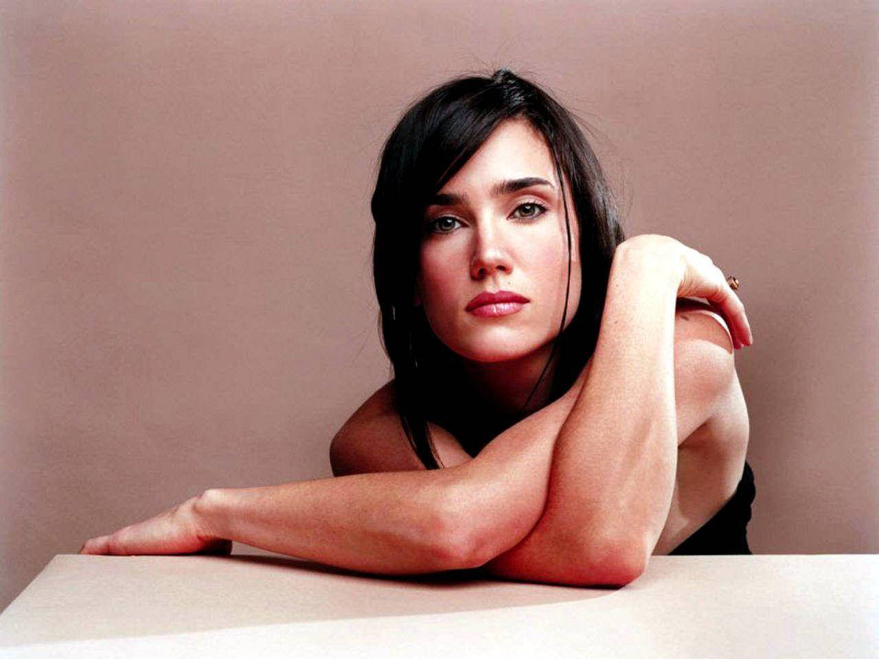 Jennifer Connelly, dark hair, light surface, HD Desktop Wallpaper