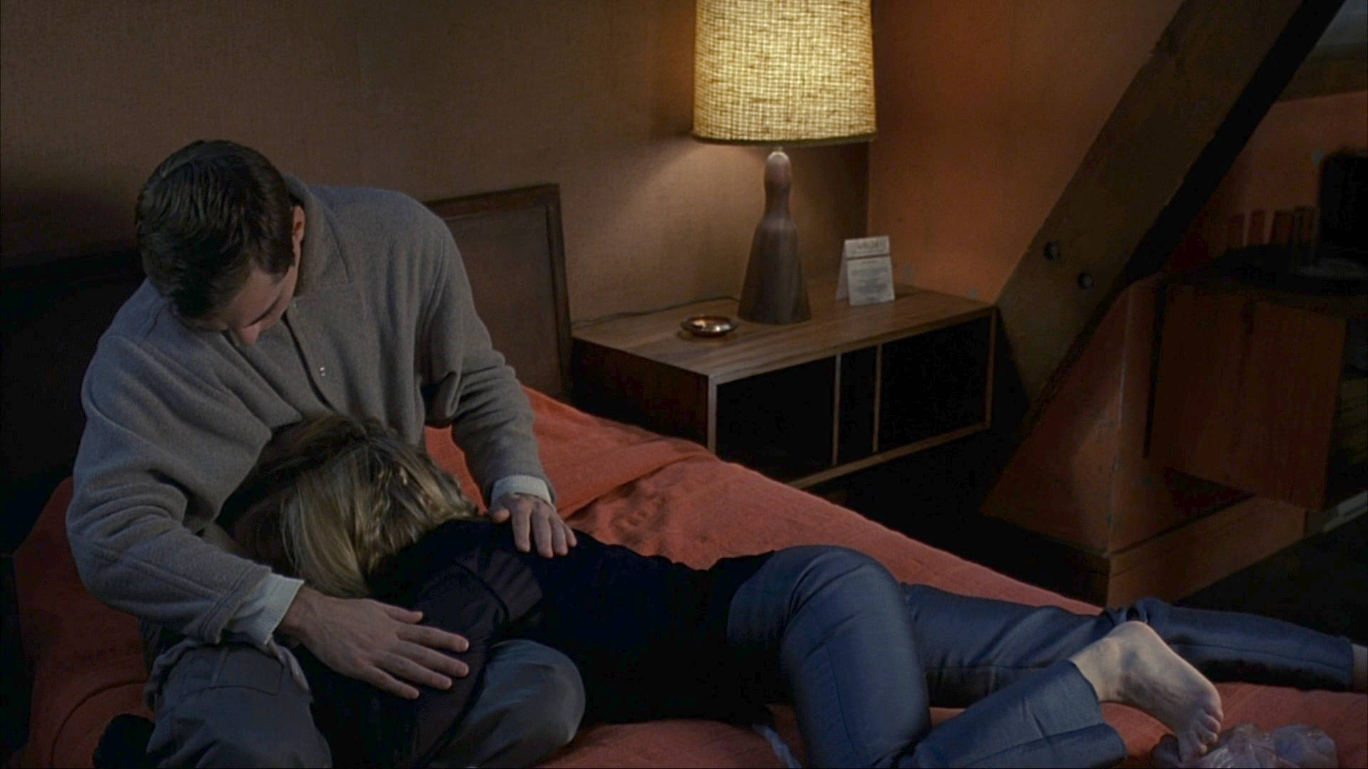 eXistenZ, Jennifer Jason Leigh, attic room, Full HD Desktop Wallpaper