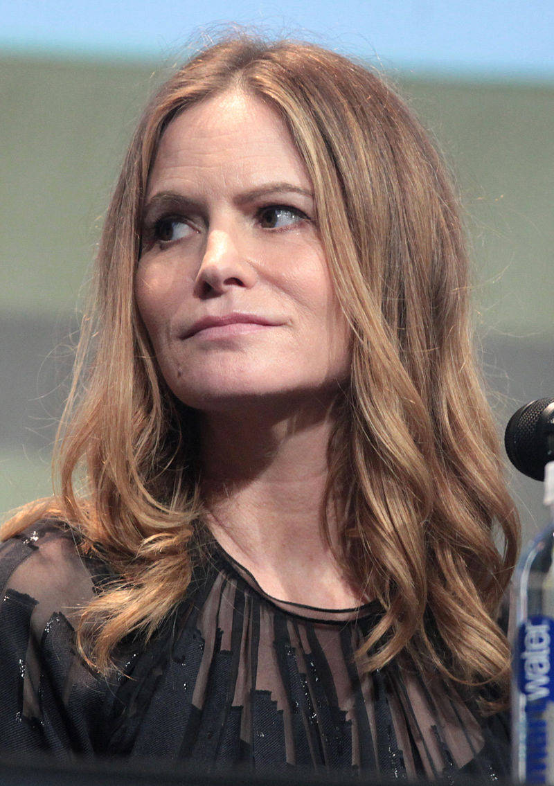 Jennifer Jason Leigh, actress, wavy blonde hair, SD Phone Wallpaper
