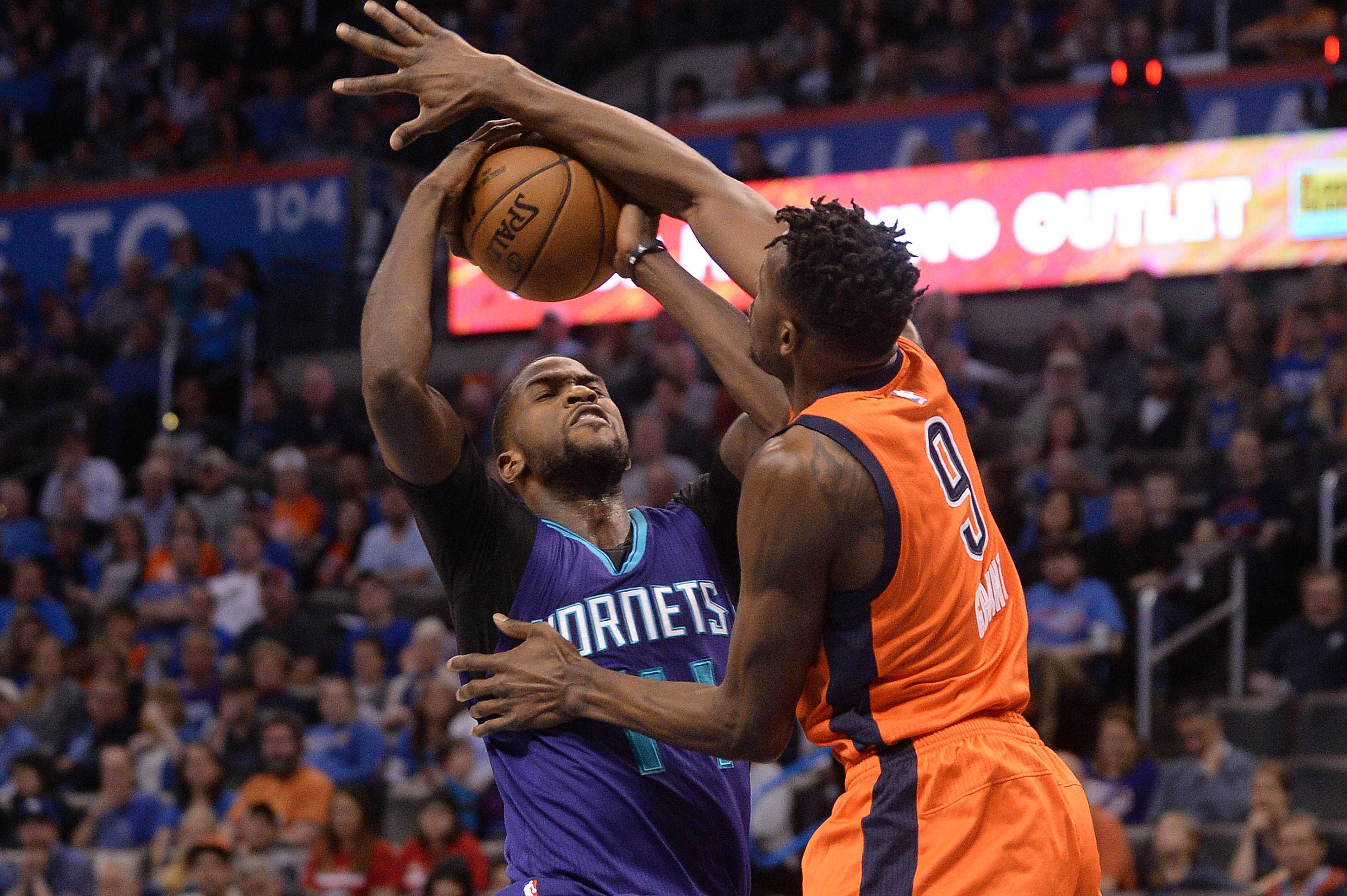 Jerami Grant, purple Hornets jersey, orange jersey player, 4K Desktop Wallpaper