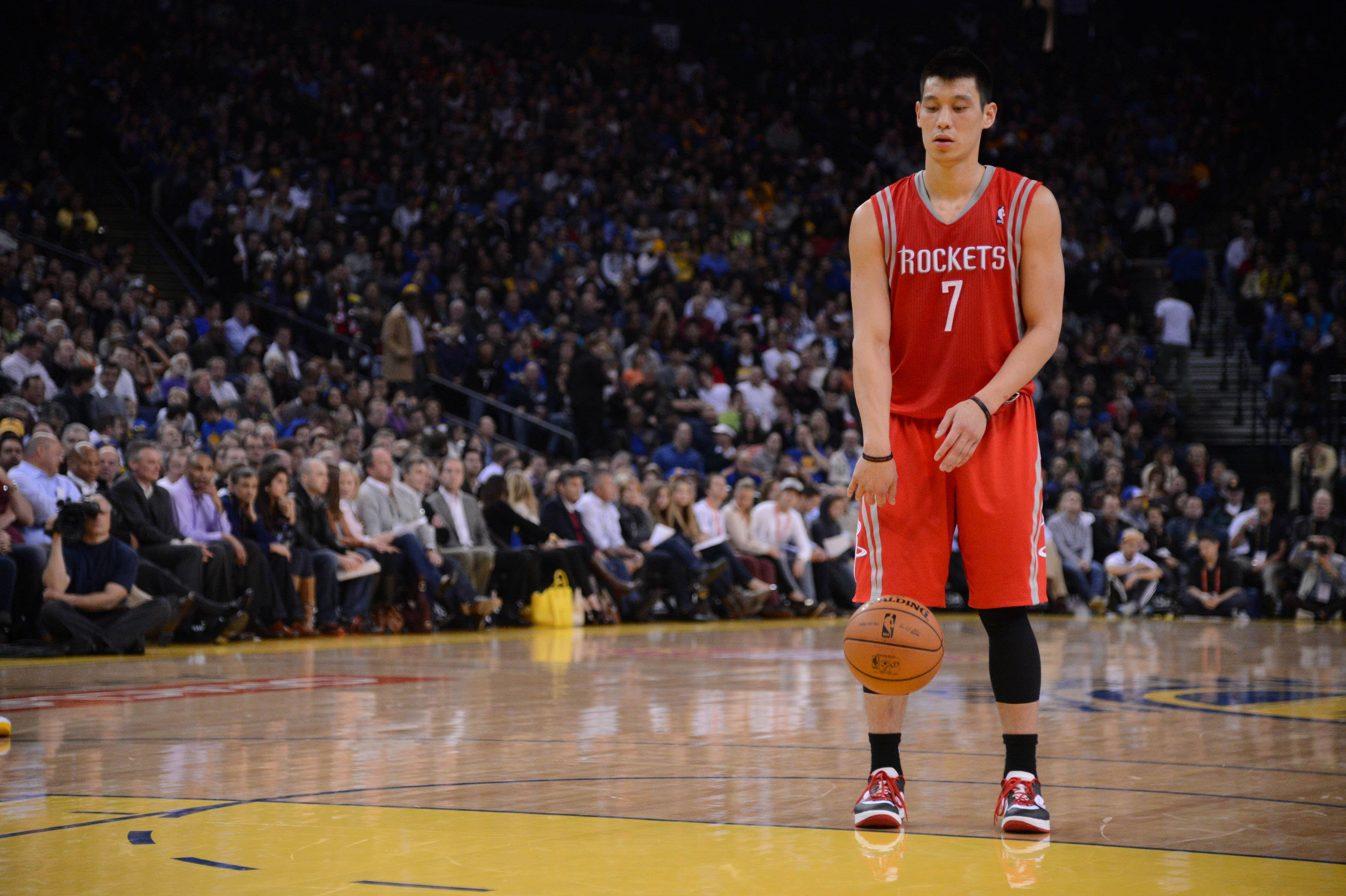 Jeremy Lin, red Rockets jersey, polished court, 4K Desktop Wallpaper