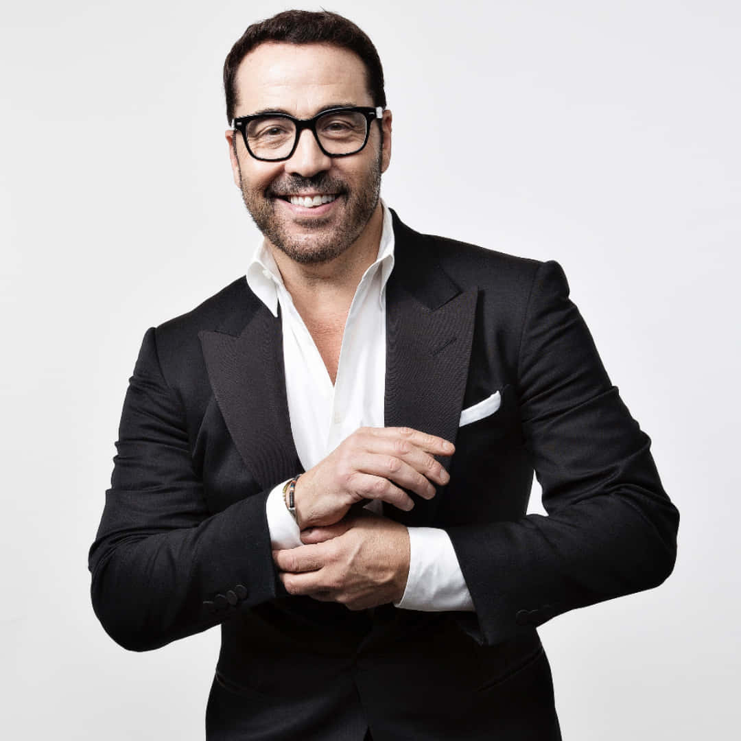 Jeremy Piven, black suit, white shirt, SD Desktop Wallpaper