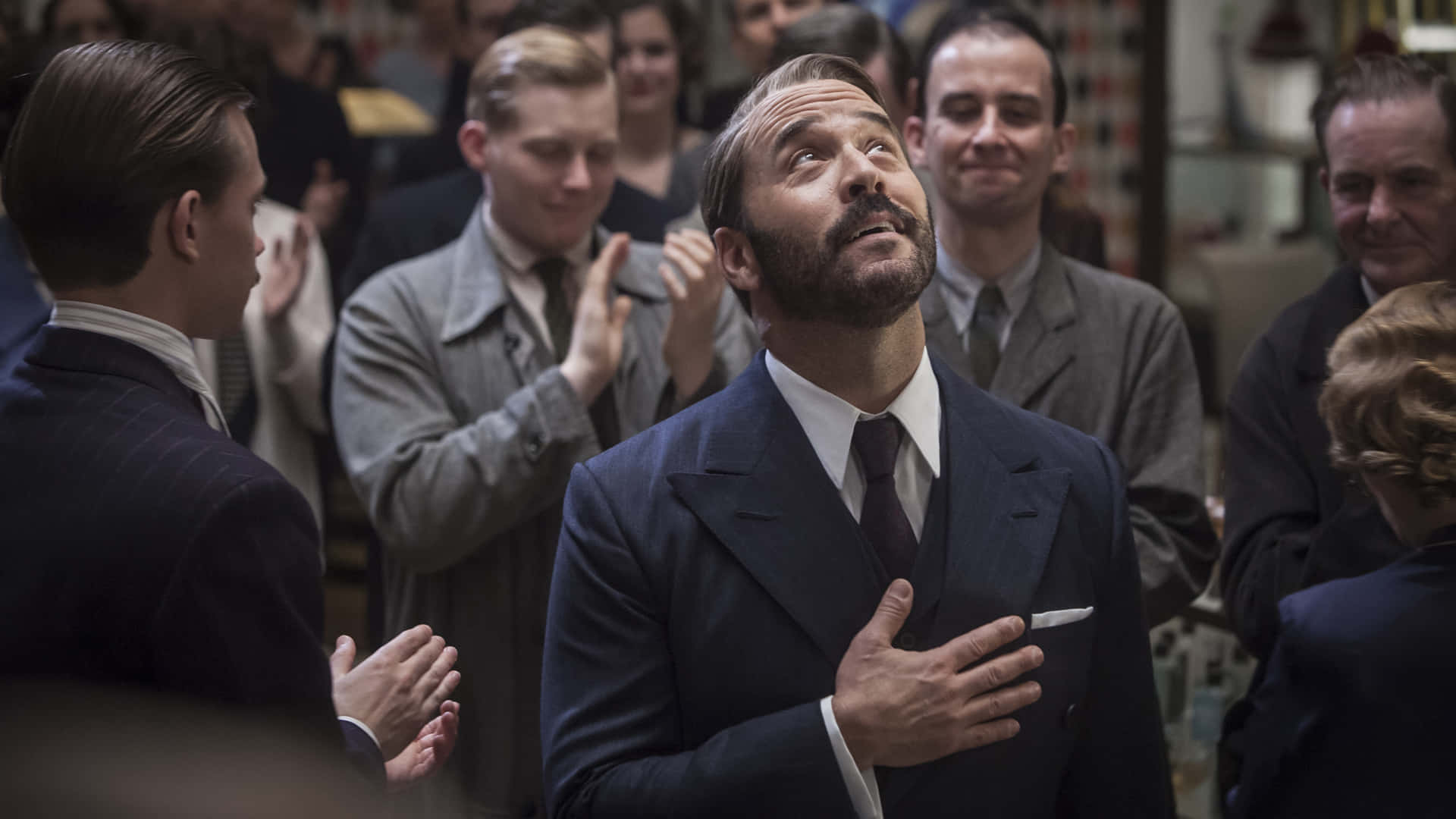 Jeremy Piven, dark suit, center stage, Full HD Desktop Wallpaper