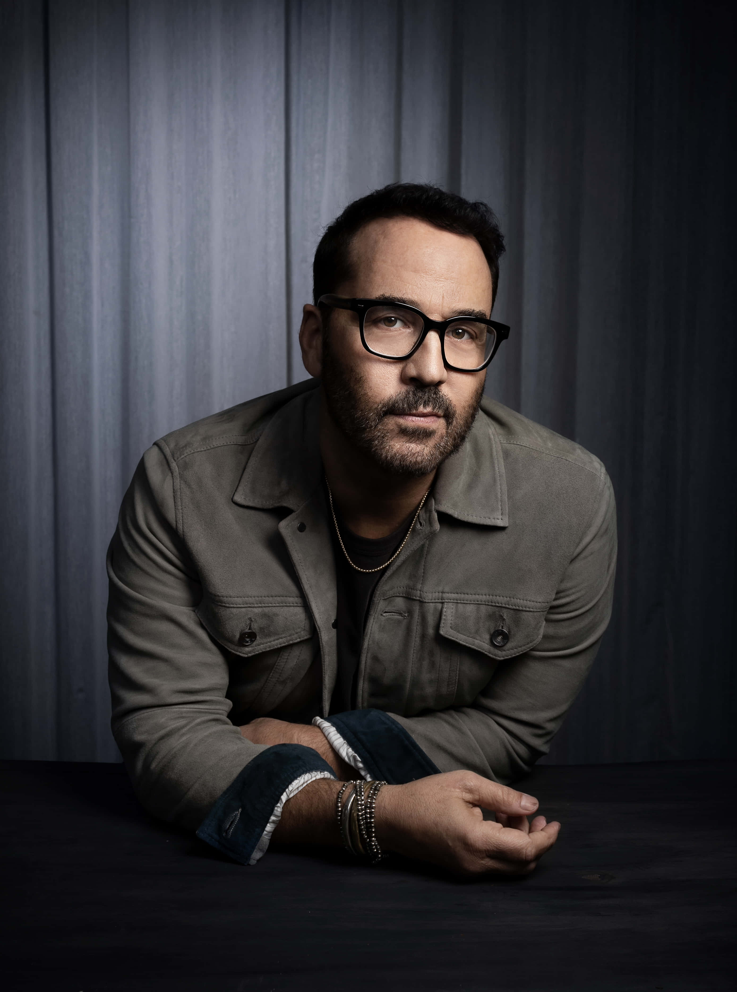 Jeremy Piven, glasses, beard, 4K Phone Wallpaper