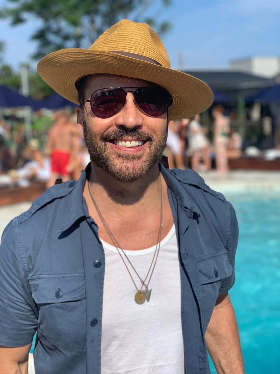 Jeremy Piven, straw hat, sunglasses, SD Phone Wallpaper