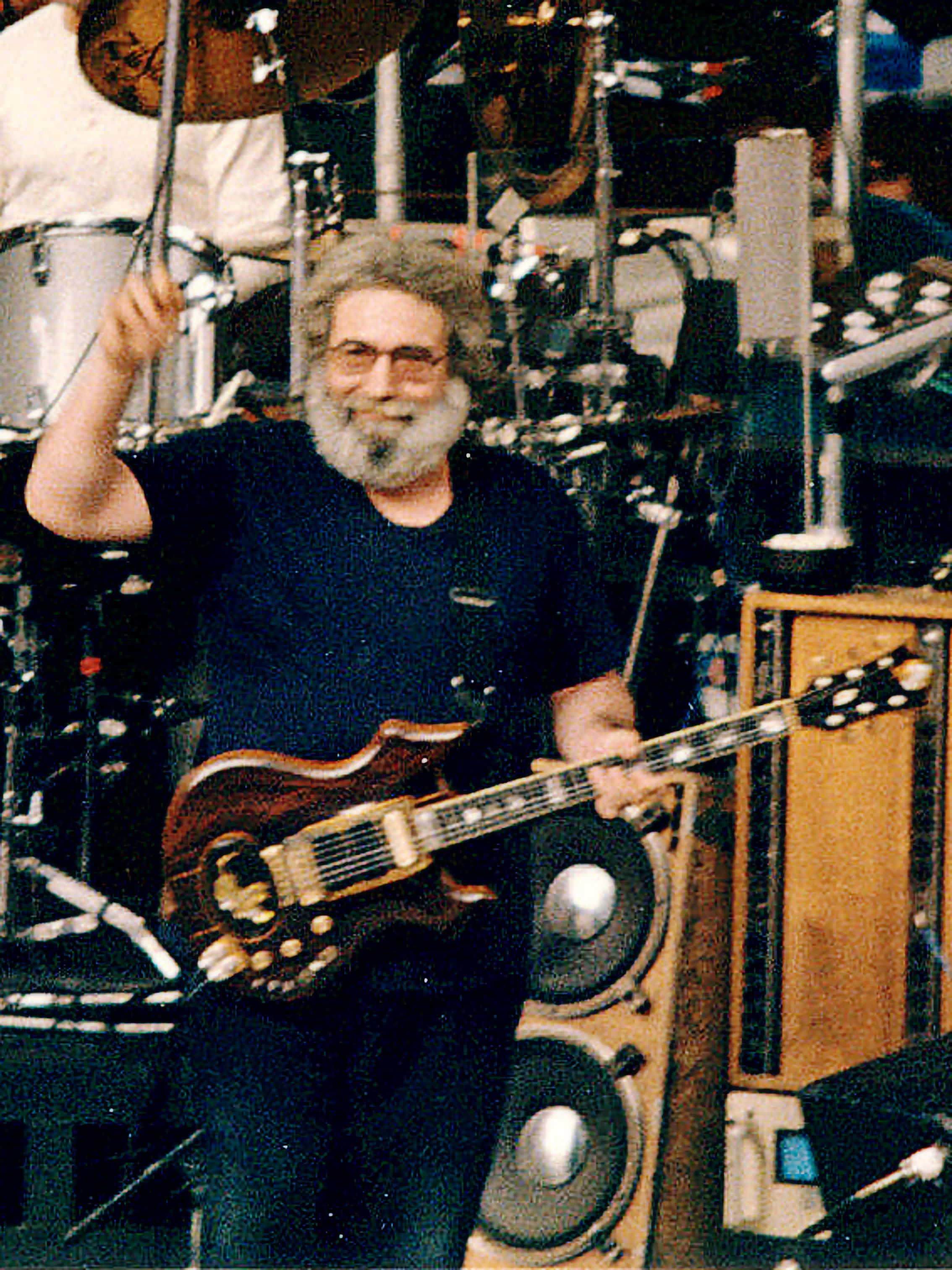 Jerry Garcia, sunburst electric guitar, concert stage, 2K Phone Wallpaper