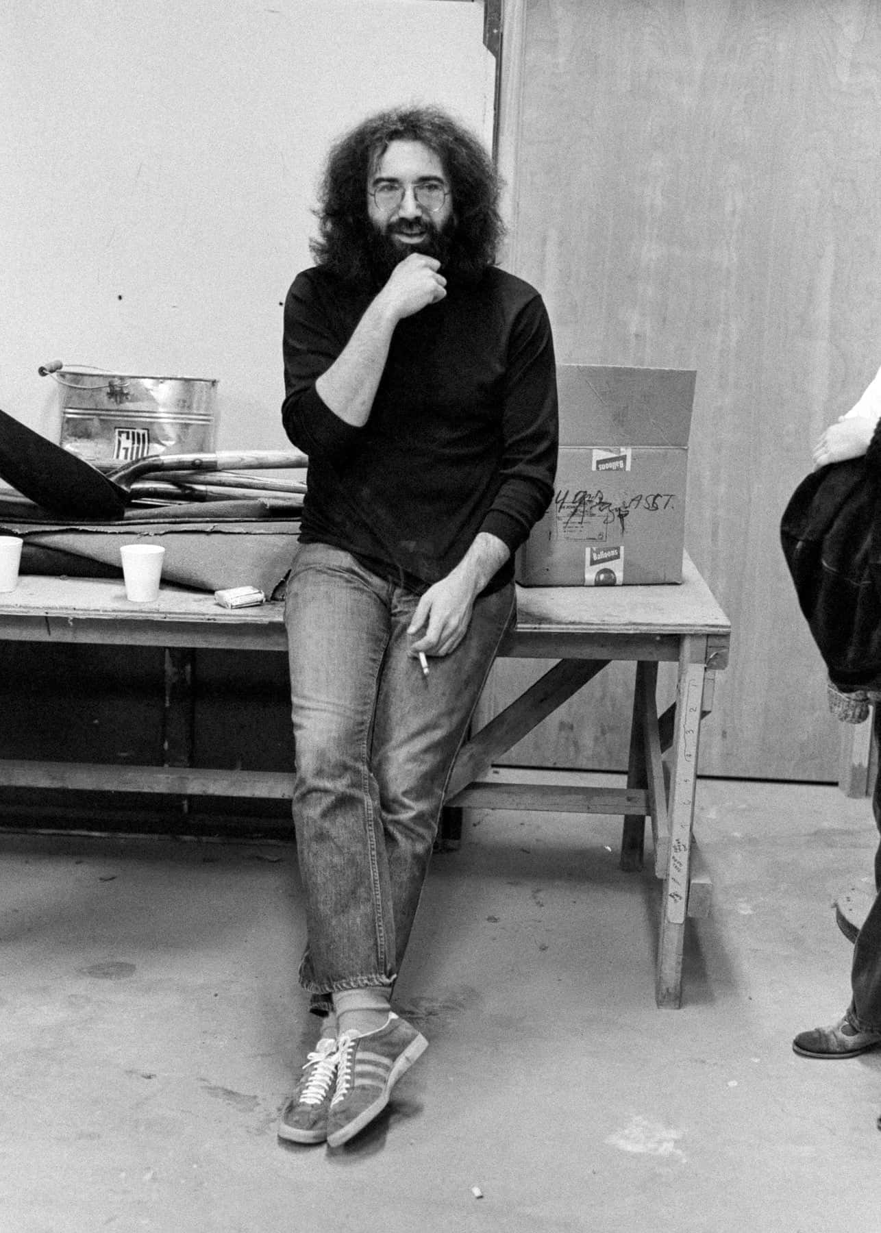 Jerry Garcia, candid backstage photo, wooden workbench, HD Phone Wallpaper