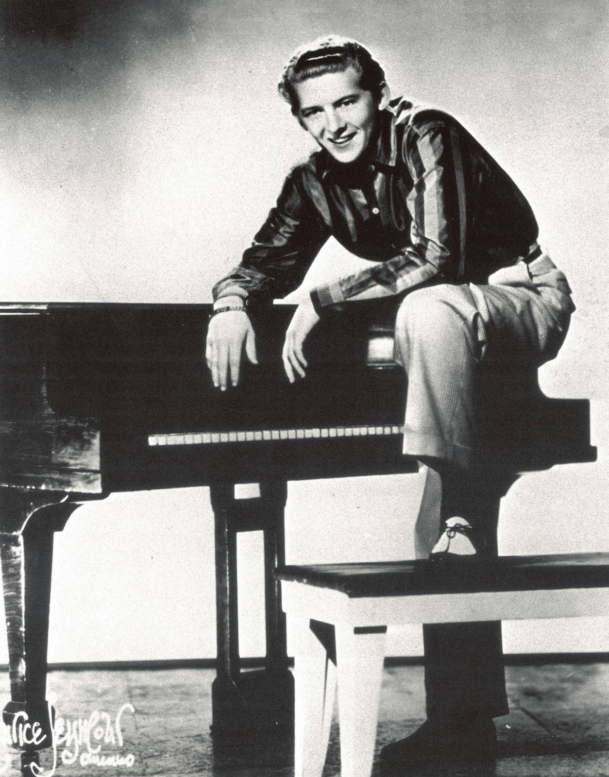 Jerry Lee Lewis, striped shirt, grand piano, HD Phone Wallpaper