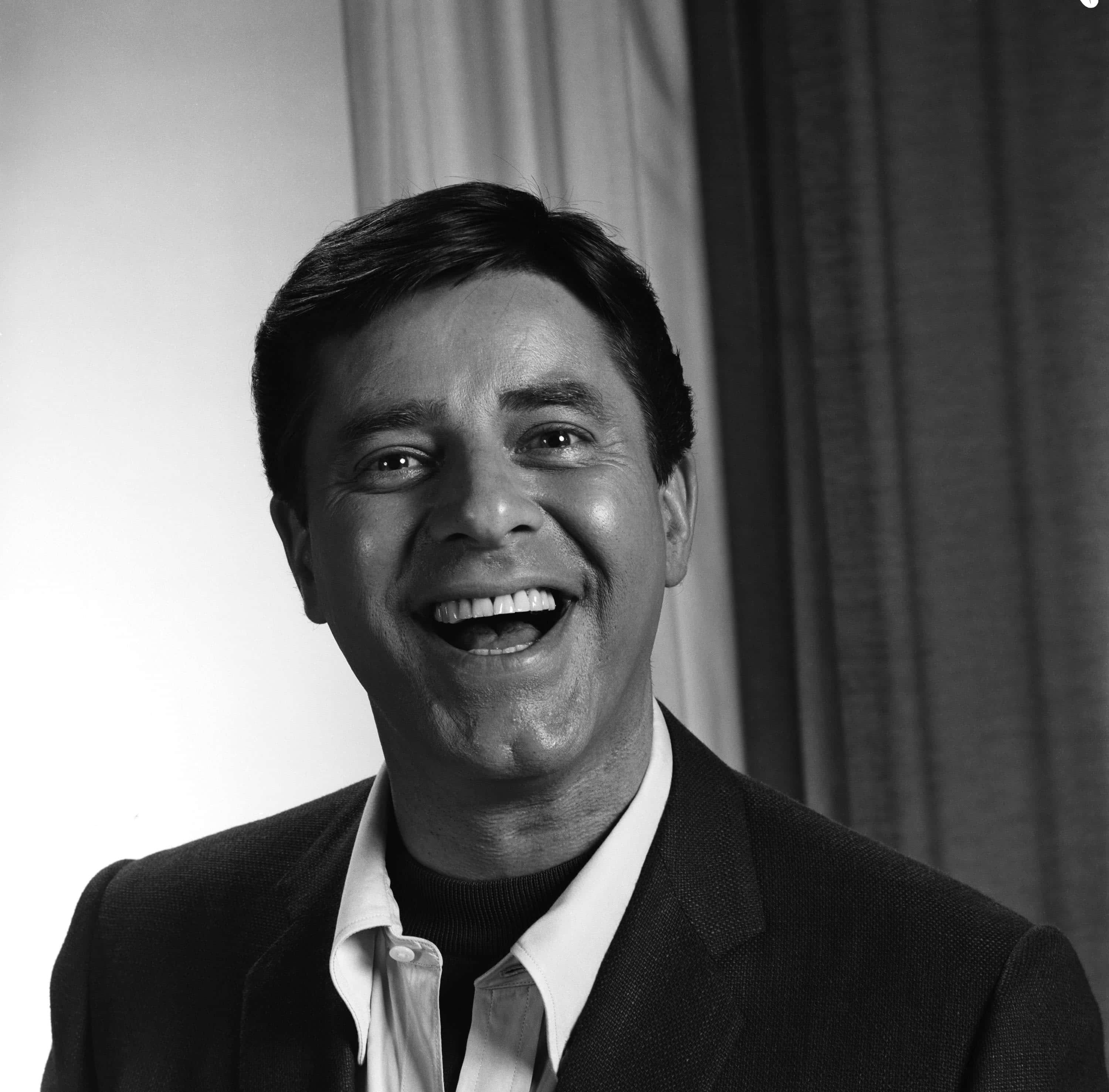 Jerry Lewis, suit, draped curtains, 2K Desktop Wallpaper