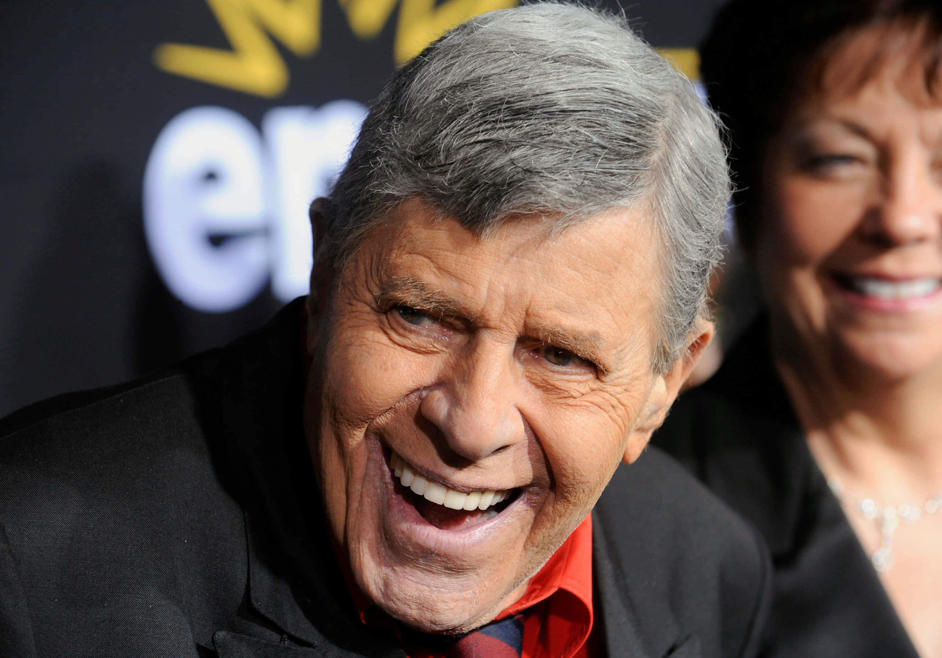 Jerry Lewis, black suit, red shirt, 2K Desktop Wallpaper