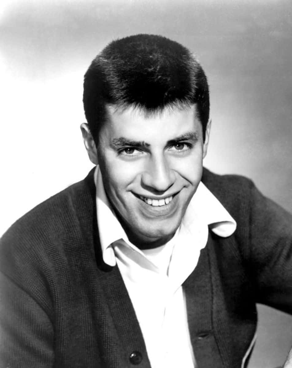 Jerry Lewis, cardigan, black and white studio portrait, SD Phone Wallpaper