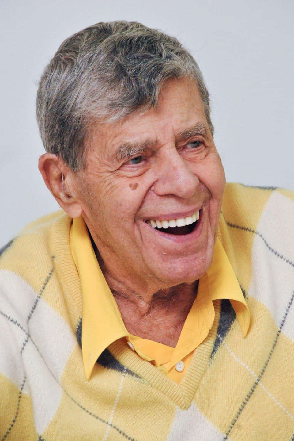 Jerry Lewis, yellow and white checkered sweater, gray hair, HD Phone Wallpaper