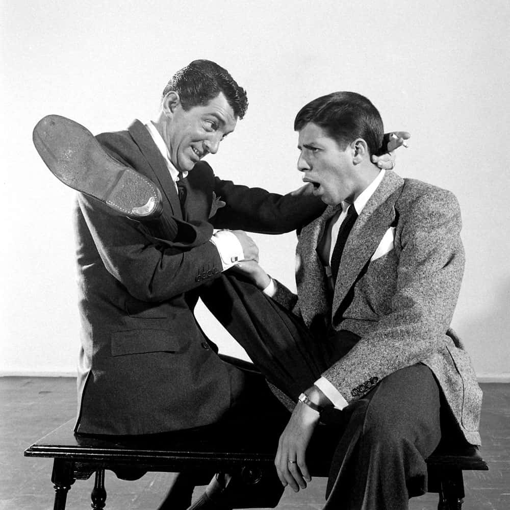 Jerry Lewis, vintage studio setting, two men in suits, SD Desktop Wallpaper
