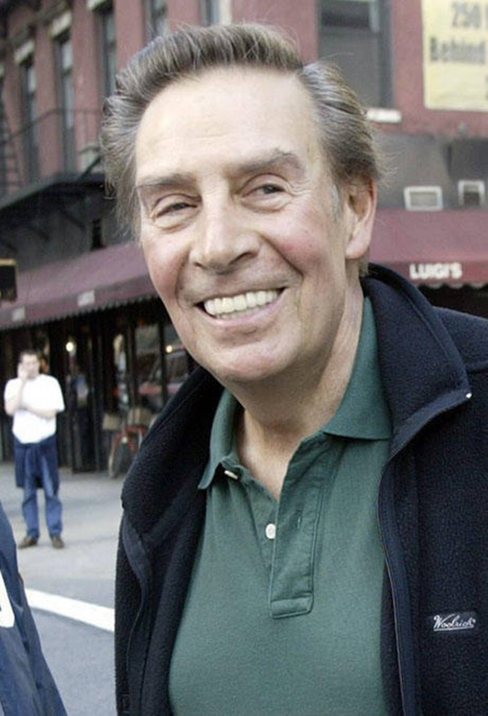 Jerry Orbach, city sidewalk, restaurant, HD Phone Wallpaper