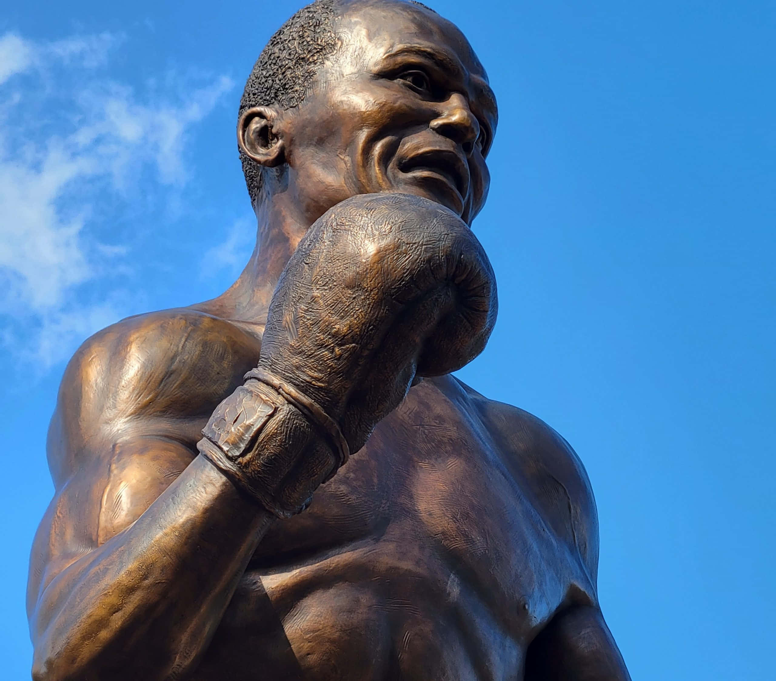 Jersey Joe Walcott, bronze statue, boxer in fighting stance, 2K Desktop Wallpaper