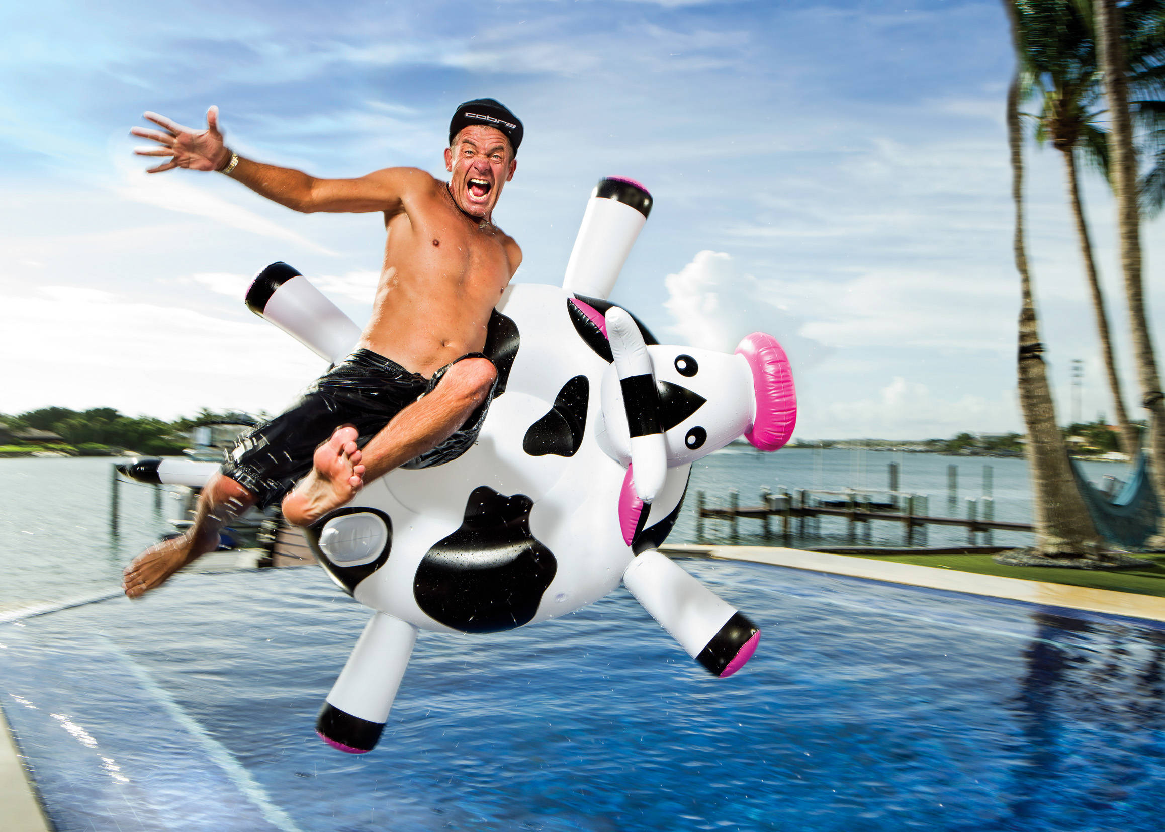 Jesper Parnevik, pool, black and white cow inflatable, Full HD Desktop Wallpaper