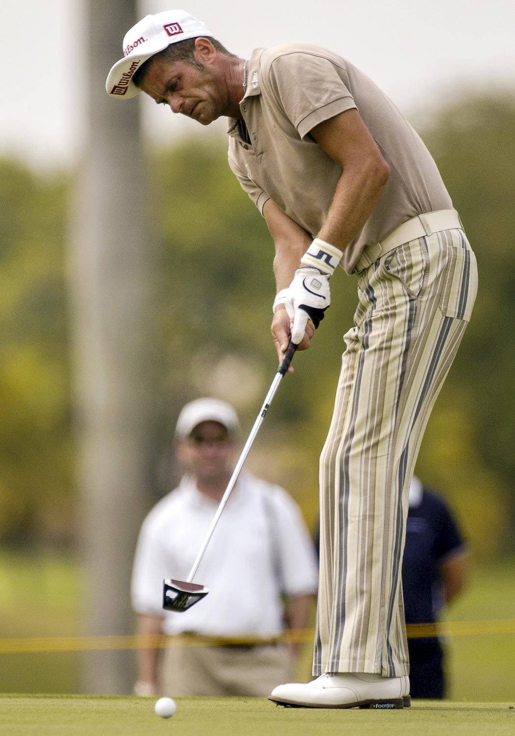 Jesper Parnevik, brown golf attire, striped pants, HD Phone Wallpaper