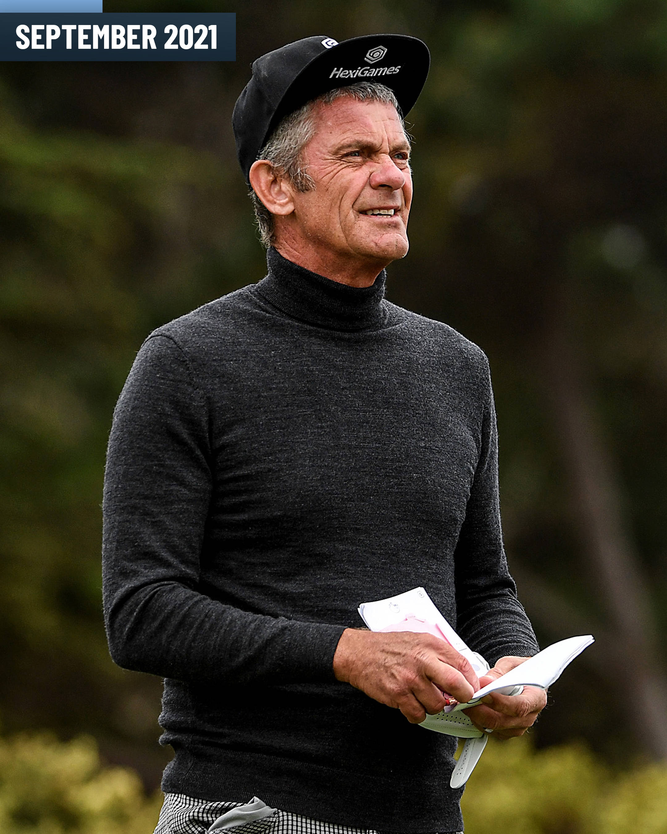 Jesper Parnevik, black turtleneck, golf course, 2K Phone Wallpaper