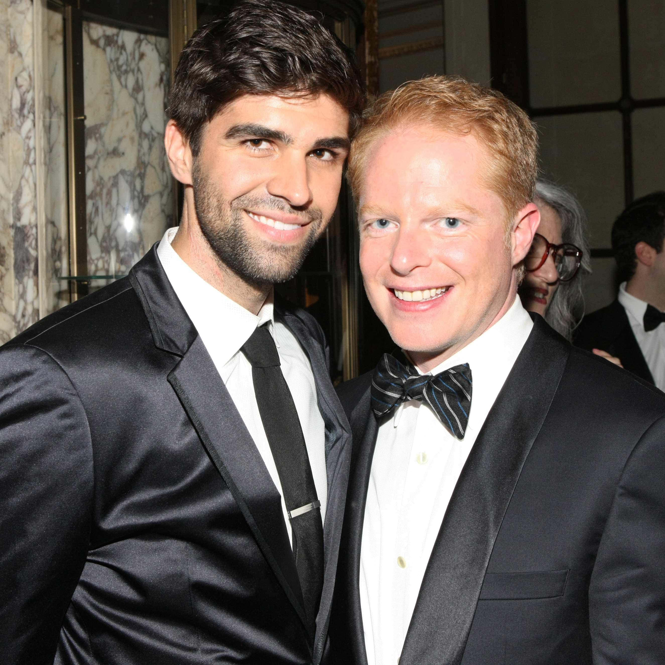 Jesse Tyler Ferguson, black tuxedos, elegant indoor event, 2K Desktop Wallpaper