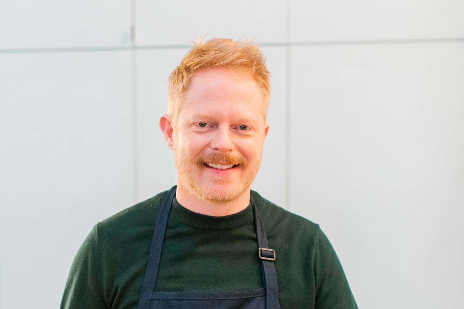 Jesse Tyler Ferguson, red-haired, mustache, HD Desktop Wallpaper