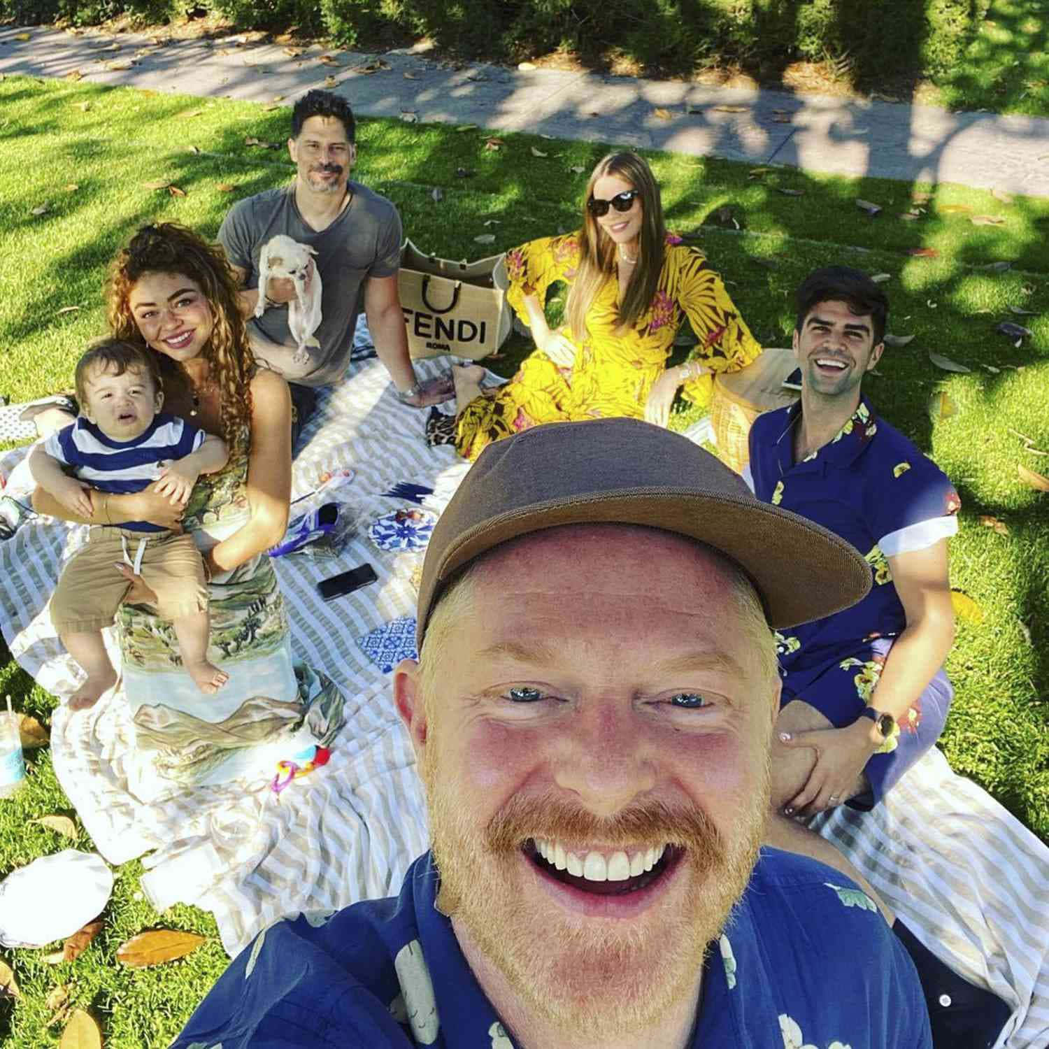 Jesse Tyler Ferguson, striped blanket, sunny trees, HD Desktop Wallpaper