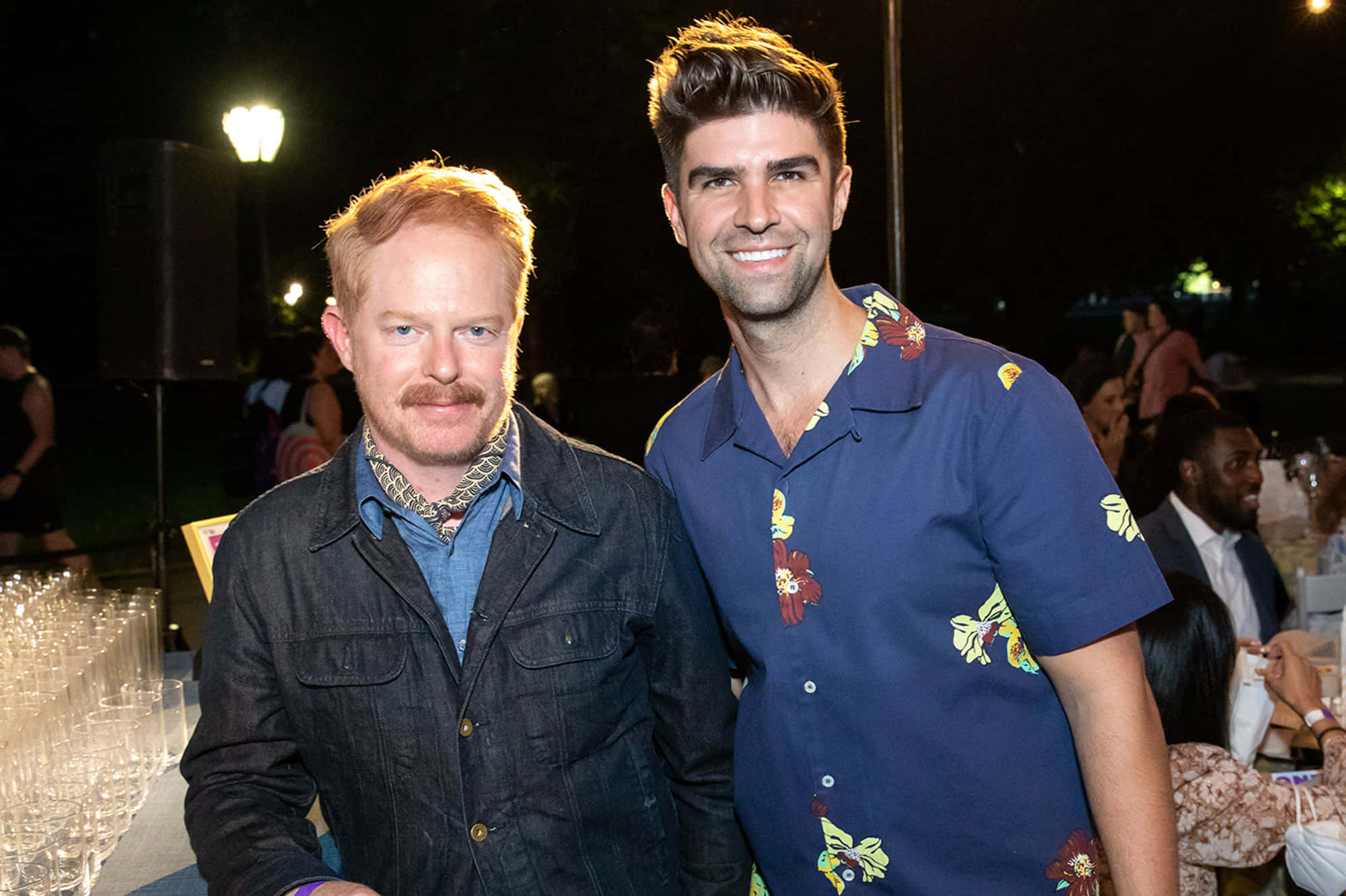 Jesse Tyler Ferguson, nighttime outdoor event, string lights, Full HD Desktop Wallpaper