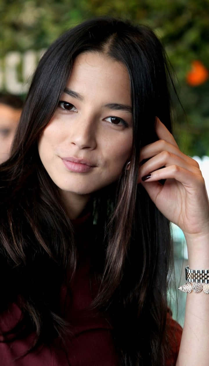 Jessica Gomes, long dark hair, close-up portrait, SD Phone Wallpaper