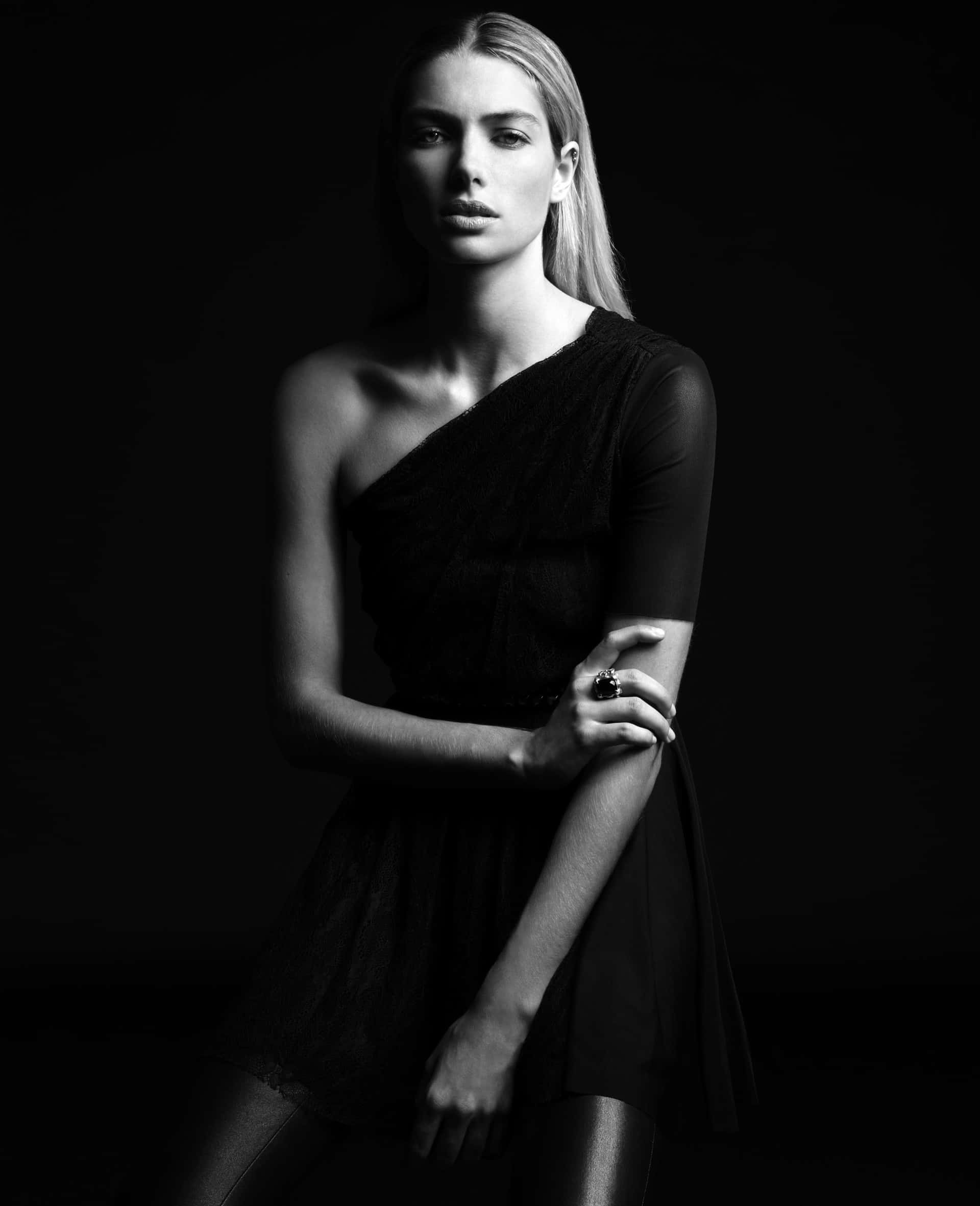 Jessica Hart, one-shoulder dress, black and white portrait, Full HD Phone Wallpaper