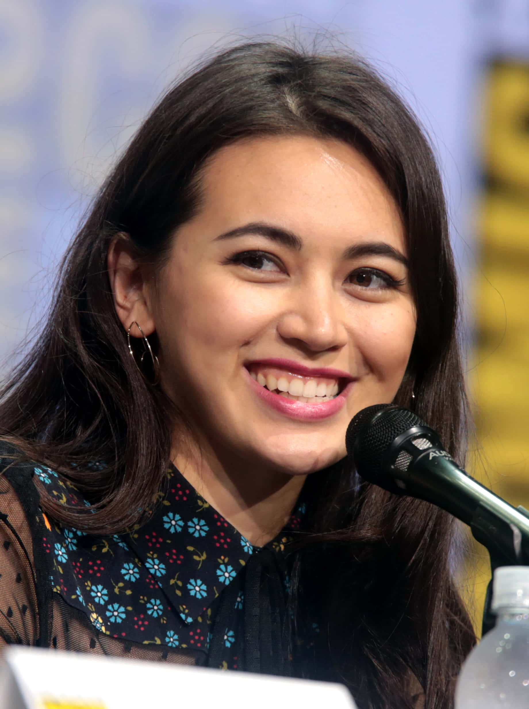 Jessica Henwick, mic, panel event, Full HD Phone Wallpaper