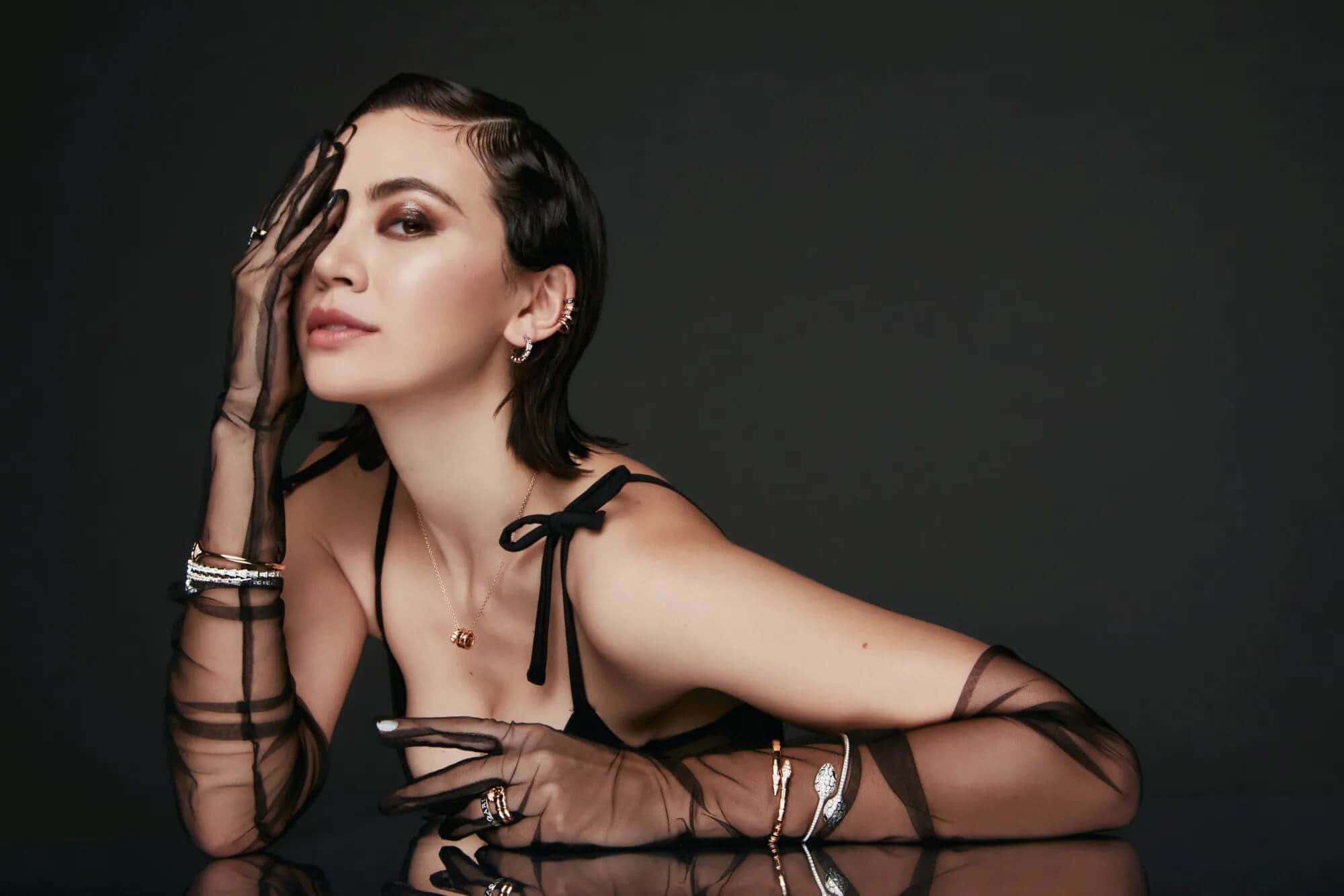 Jessica Henwick, black sheer gloves, jewelry, Full HD Desktop Wallpaper