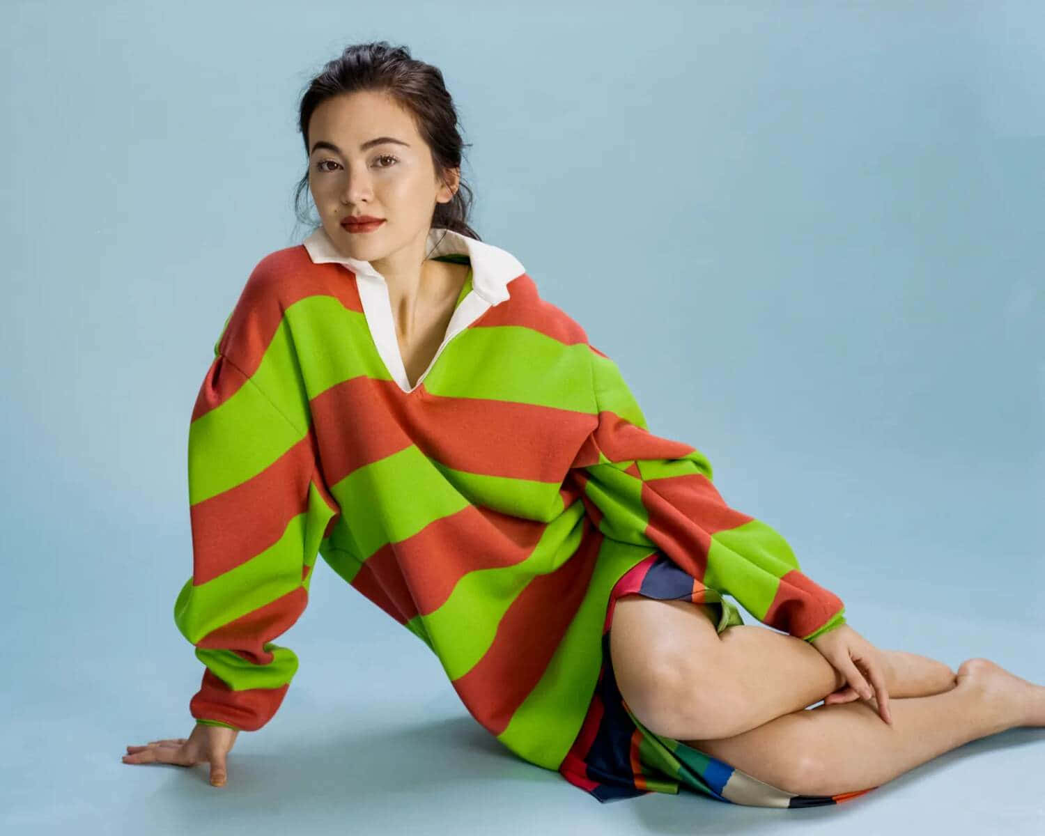 Jessica Henwick, red and green striped oversized sweater, soft blue studio backdrop, HD Desktop Wallpaper
