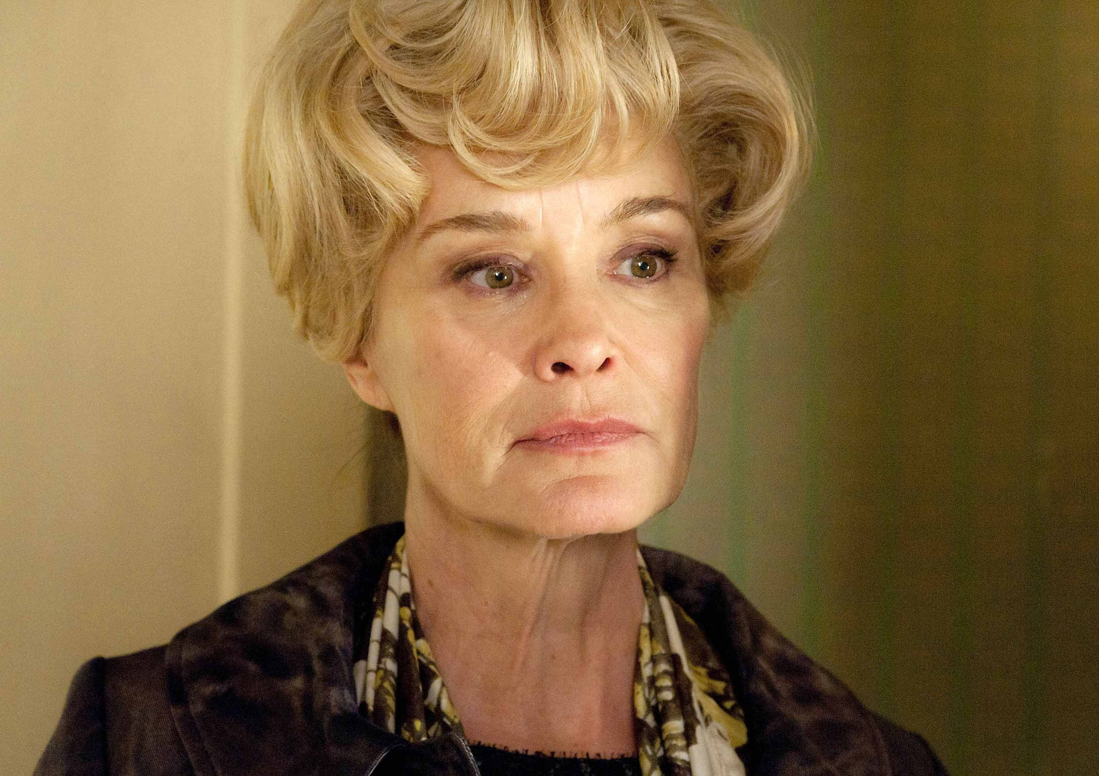 Jessica Lange, blonde hair, serious expression, Full HD Desktop Wallpaper