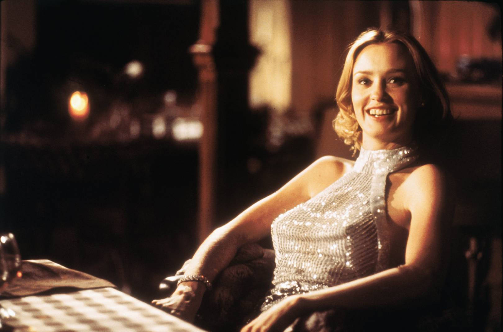 Jessica Lange, sparkling silver dress, checkered table, HD Desktop Wallpaper