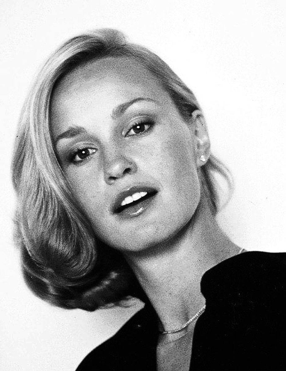 Jessica Lange, black and white, blonde waves, SD Phone Wallpaper