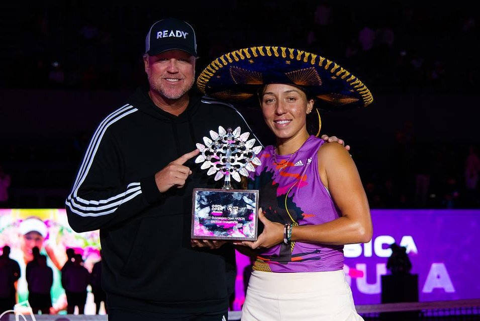 Jessica Pegula, purple outfit, sombrero, SD Desktop Wallpaper