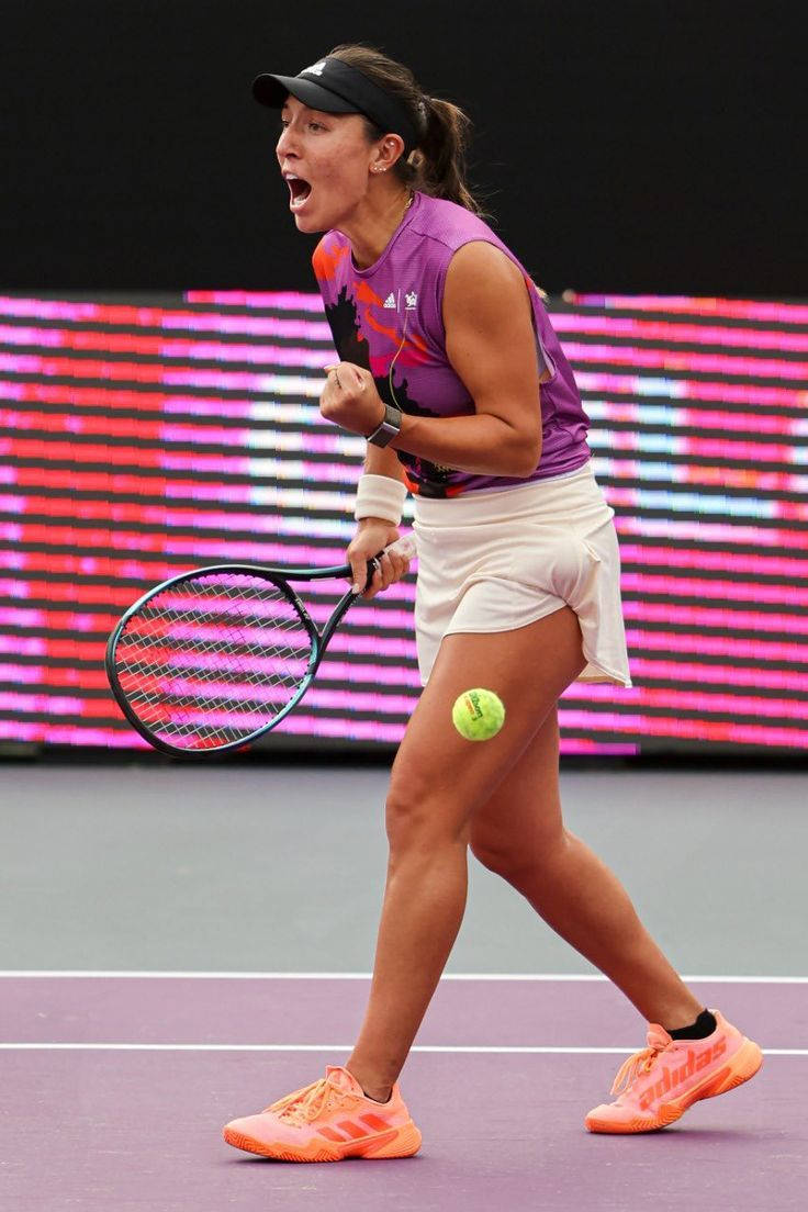 Jessica Pegula, purple and white gear, vibrant purple court, SD Phone Wallpaper