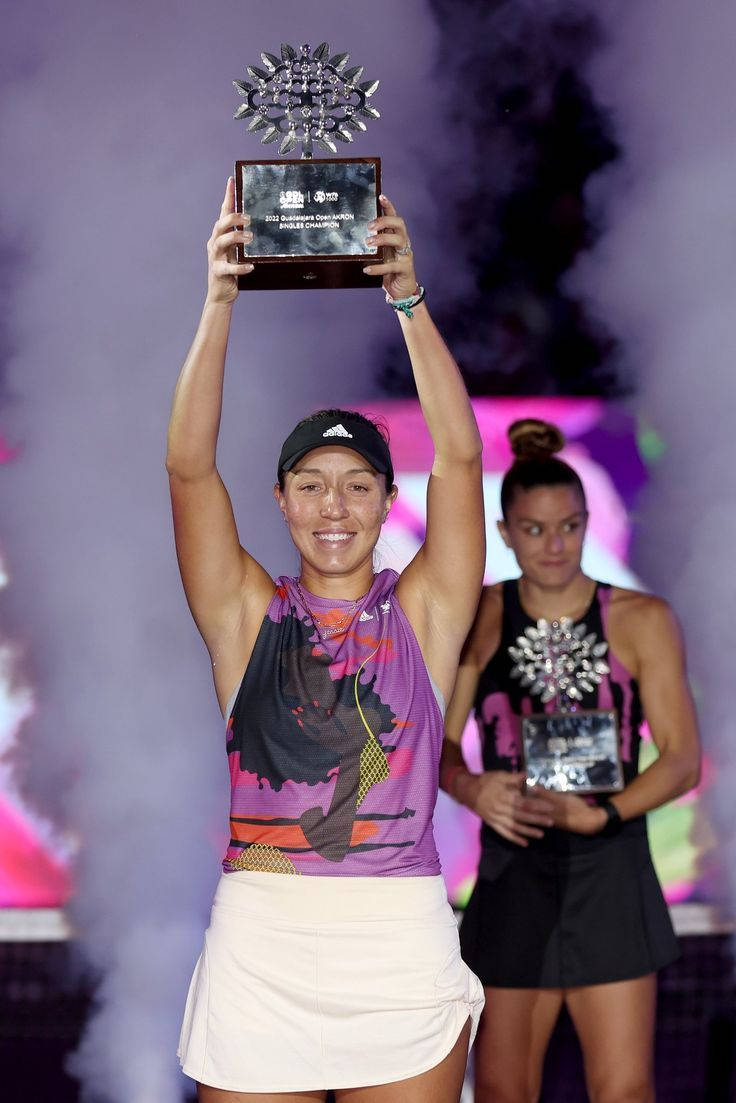 Jessica Pegula, trophy, smoky stage, SD Phone Wallpaper