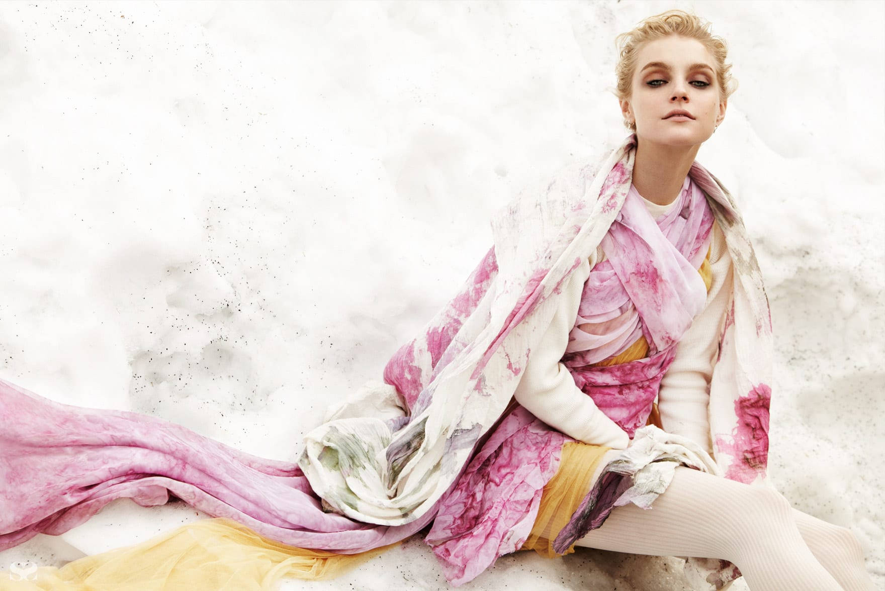 Jessica Stam, white and pink outfit, flowing pink and yellow garments, HD Desktop Wallpaper