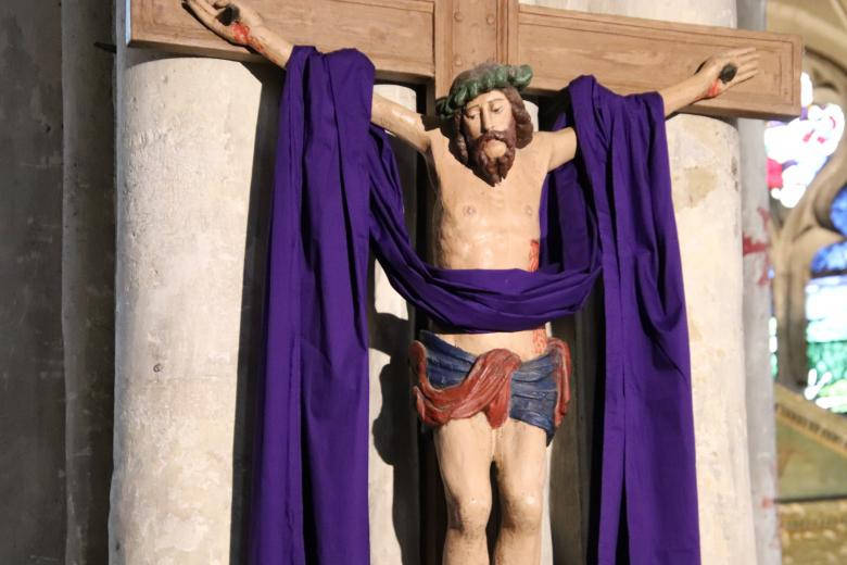 Jesus On Cross, purple cloth, crown of thorns, SD Desktop Wallpaper