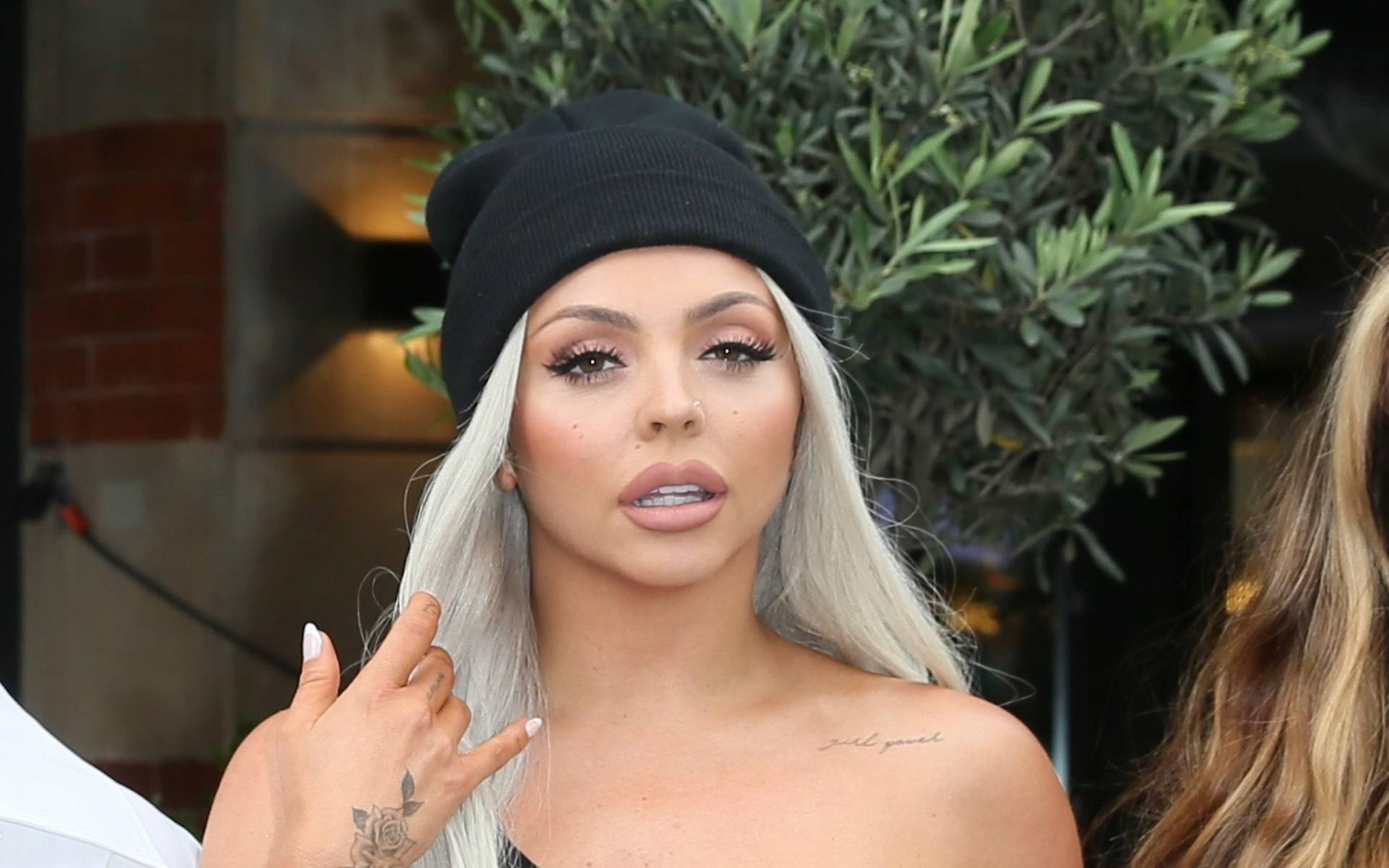 Jesy Nelson, platinum blonde hair, black beanie, Full HD Desktop Wallpaper