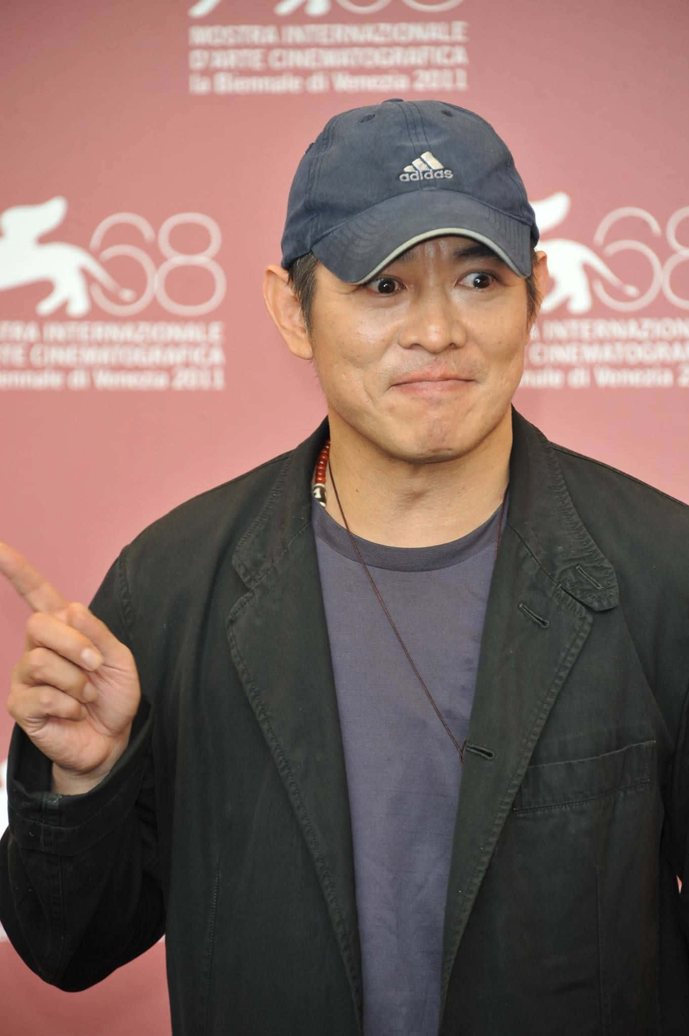 Jet Li, blue cap, black jacket, Full HD Phone Wallpaper