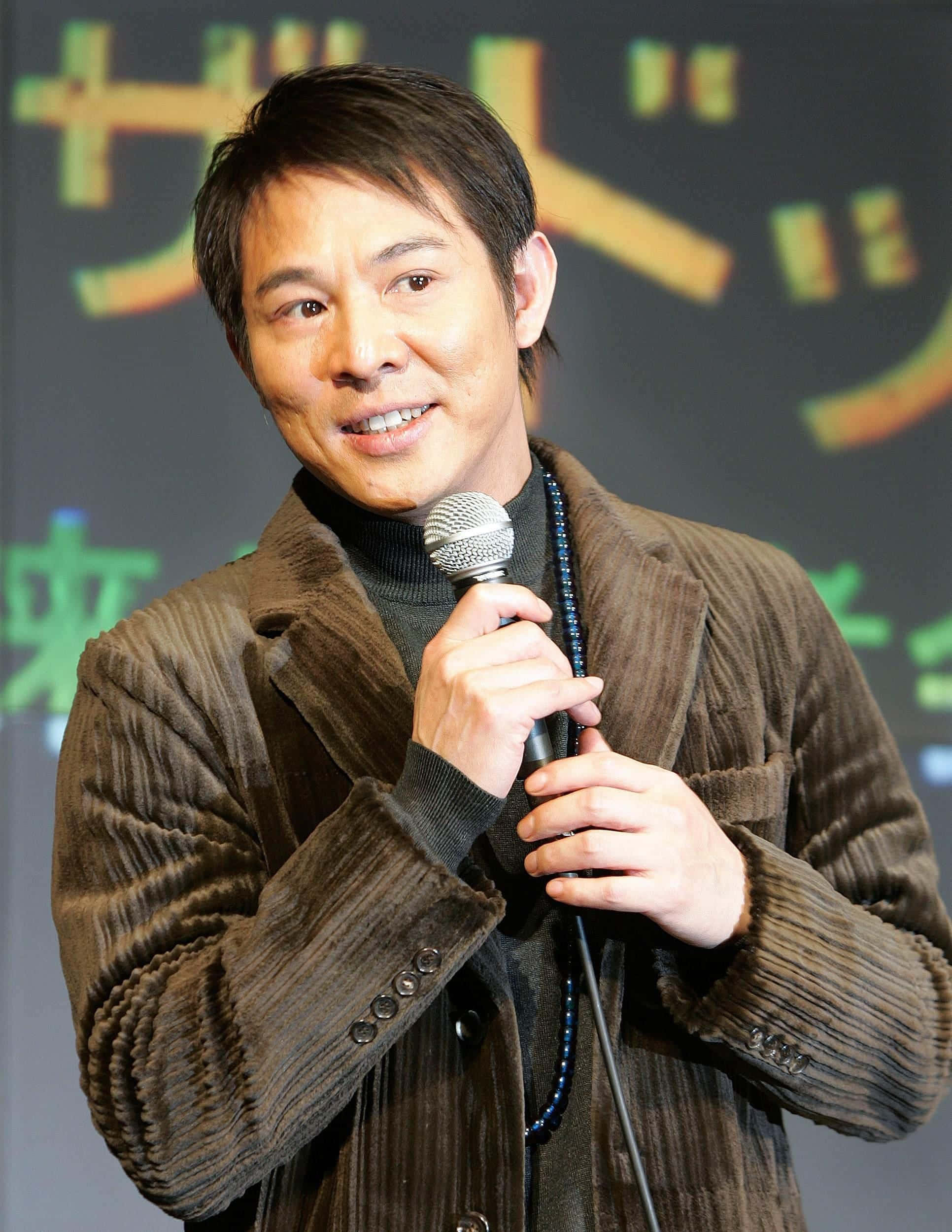 Jet Li, brown corduroy jacket, microphone, Full HD Phone Wallpaper