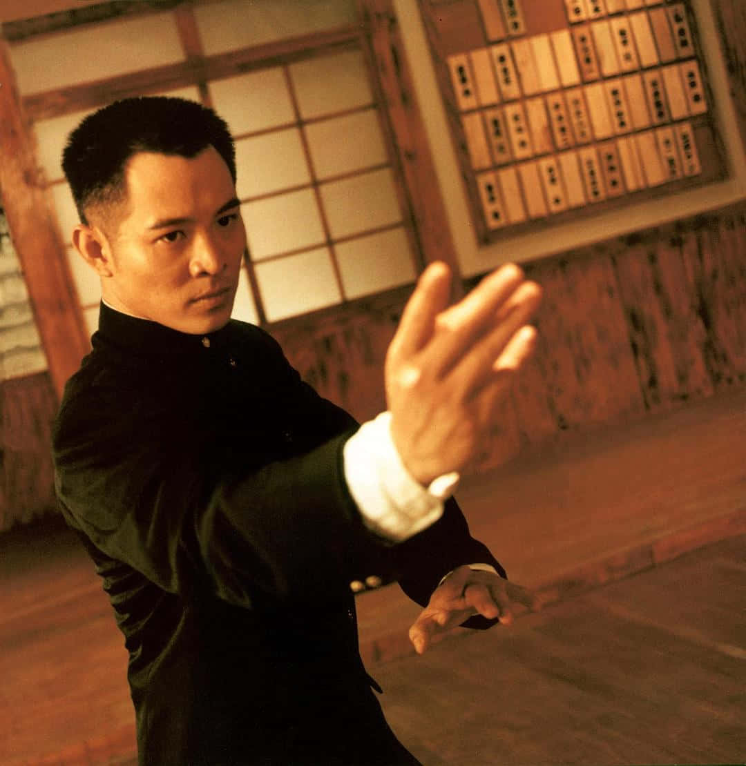 Jet Li, black martial arts uniform, traditional dojo, SD Phone Wallpaper