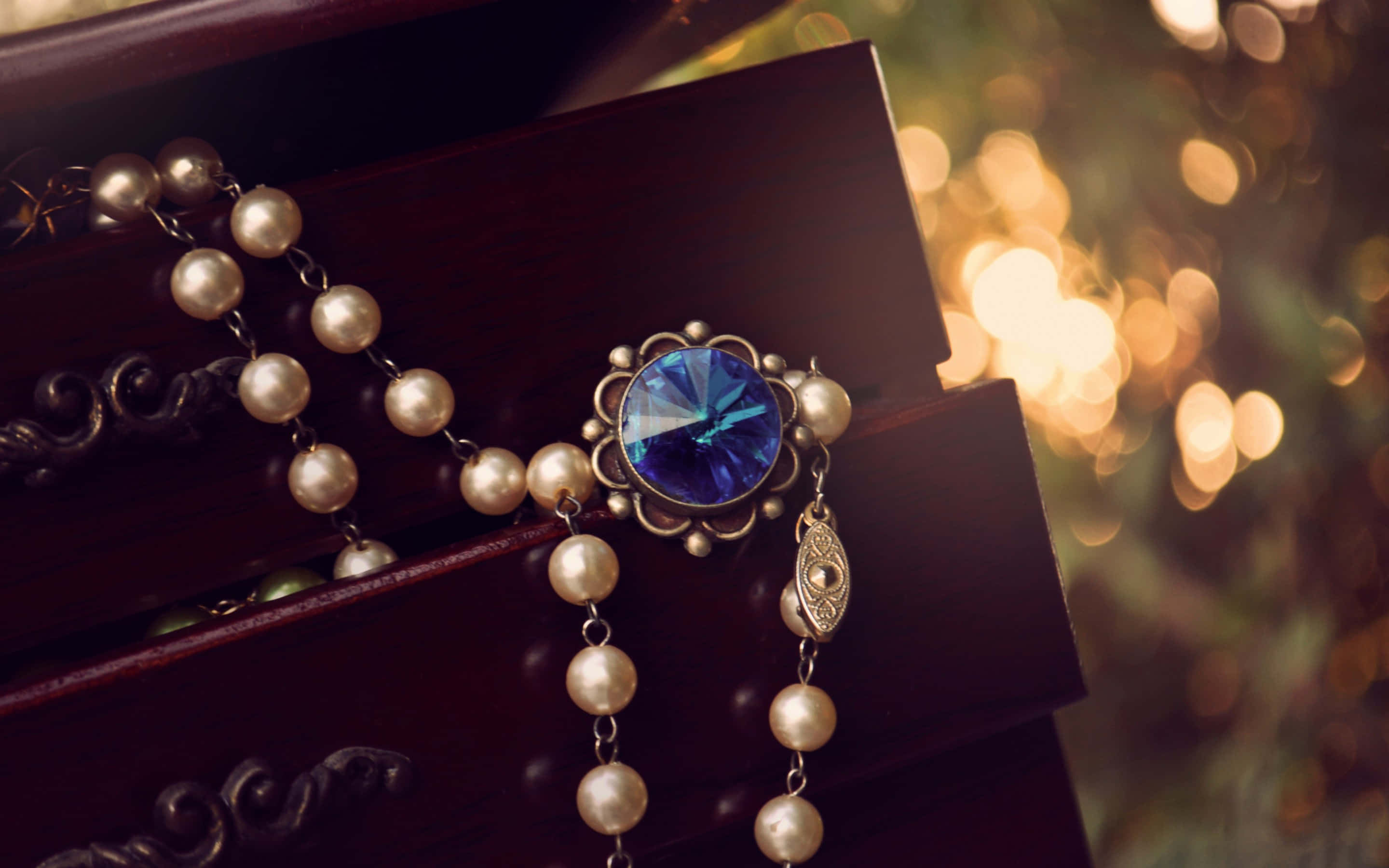 pearl, blue crystal, rosary, 2K Desktop Wallpaper