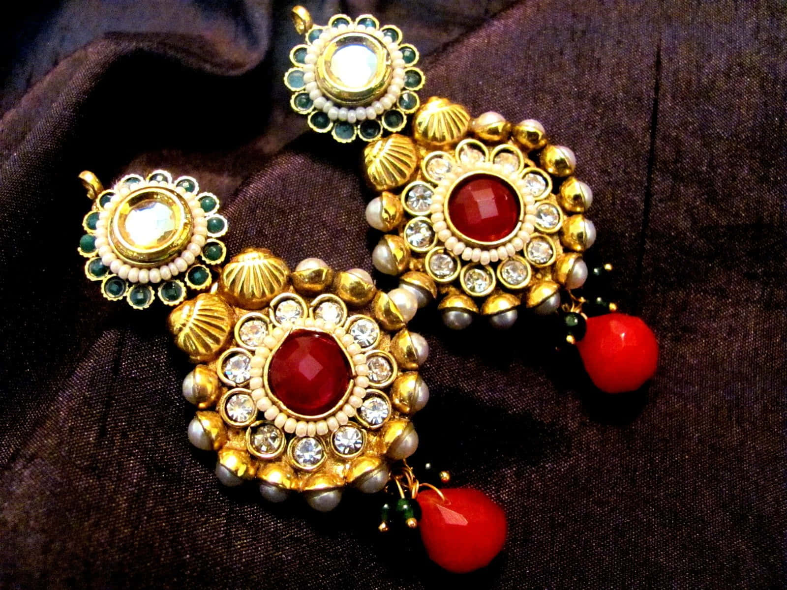 gold jhumka earrings, red gemstones, pearls, HD Desktop Wallpaper