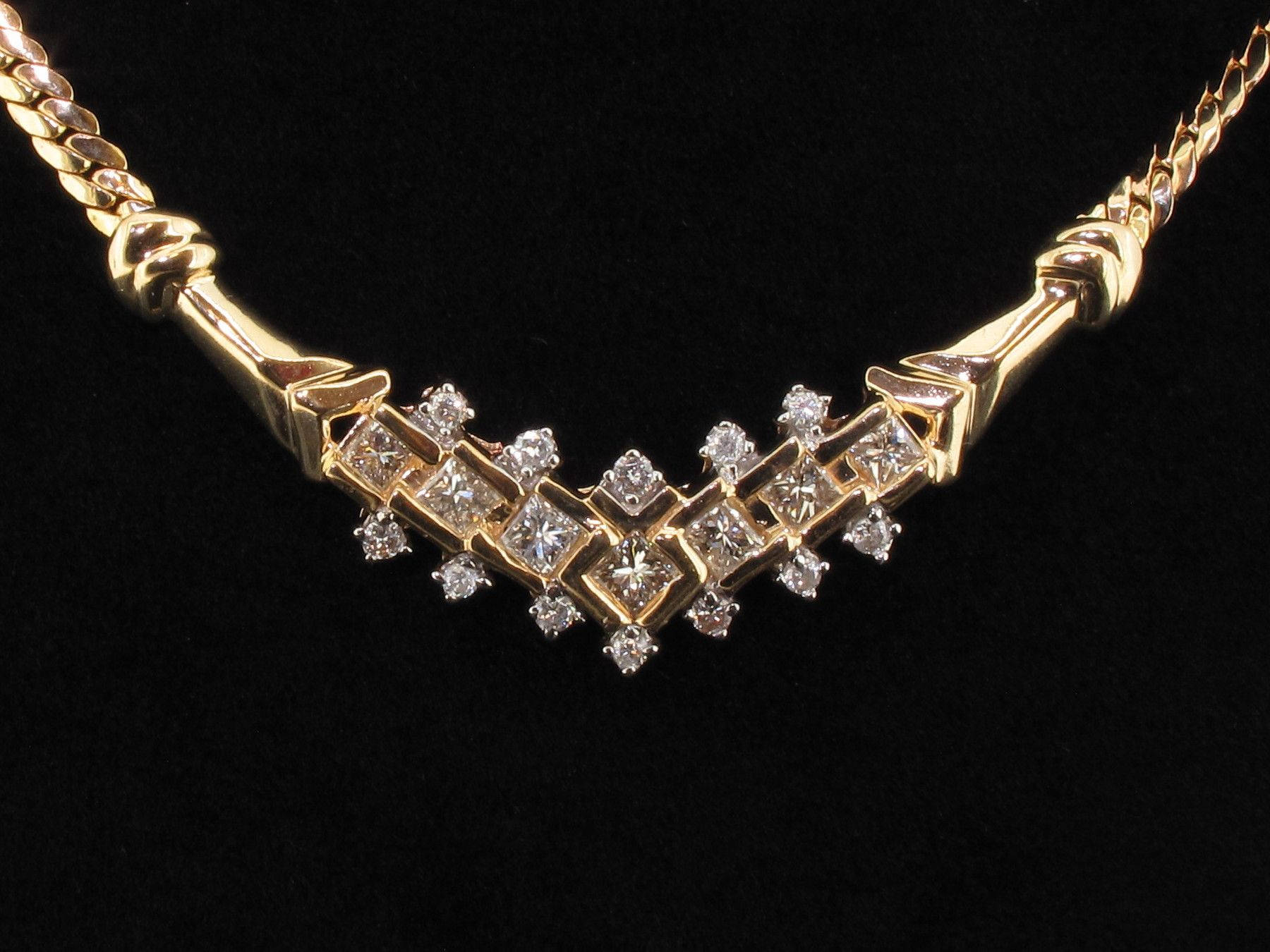 gold necklace, V-shaped diamond cluster pendant, black velvet background, HD Desktop Wallpaper