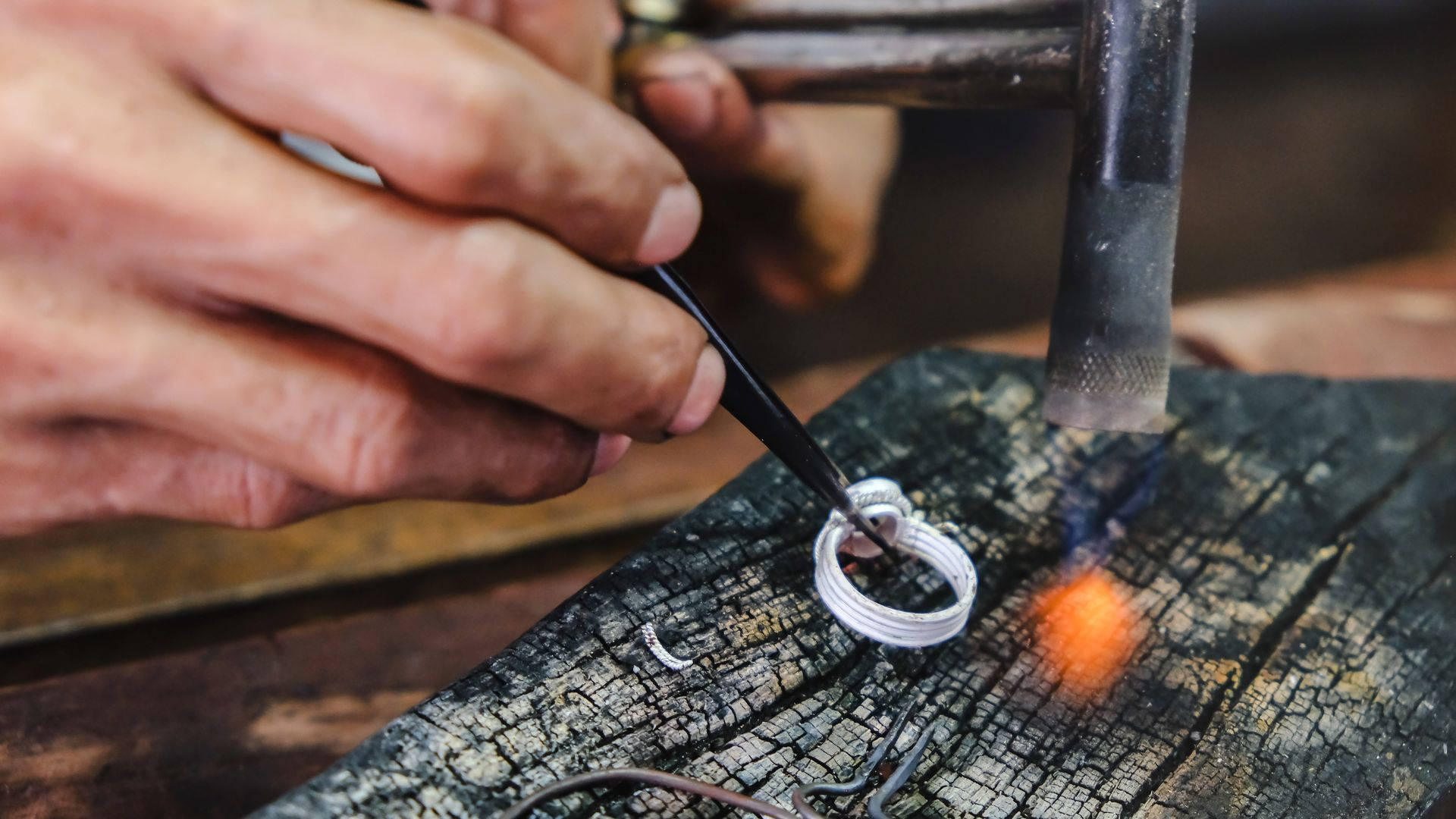 silversmith, silver ring, tweezers, Full HD Desktop Wallpaper