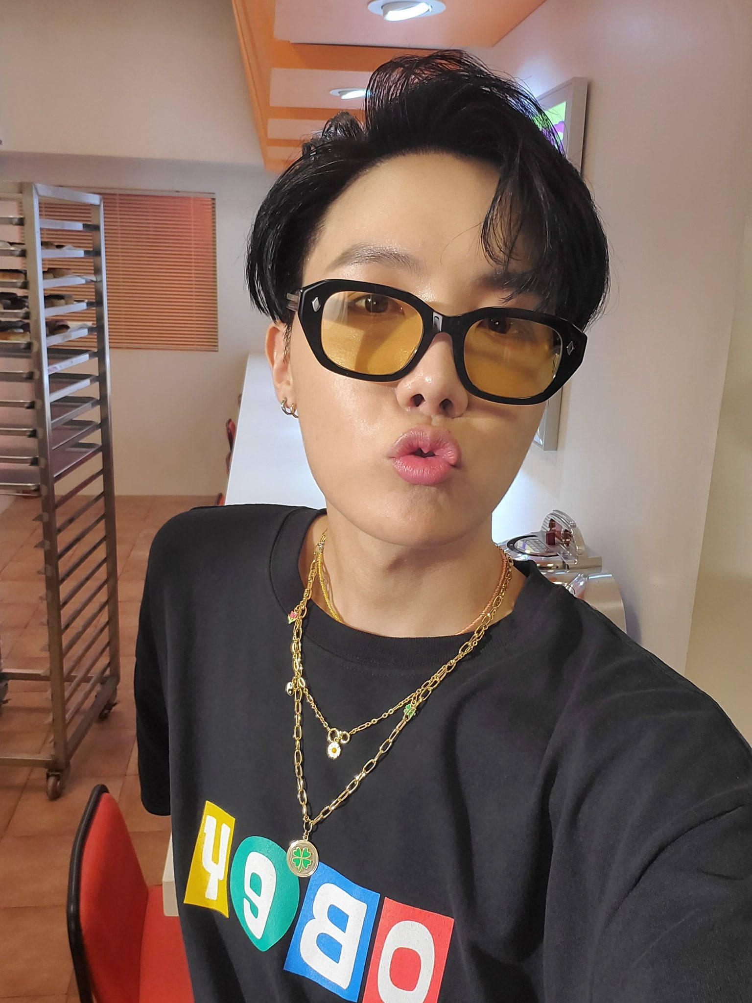 JHope, cute pout selfie, bakery, Full HD Phone Wallpaper