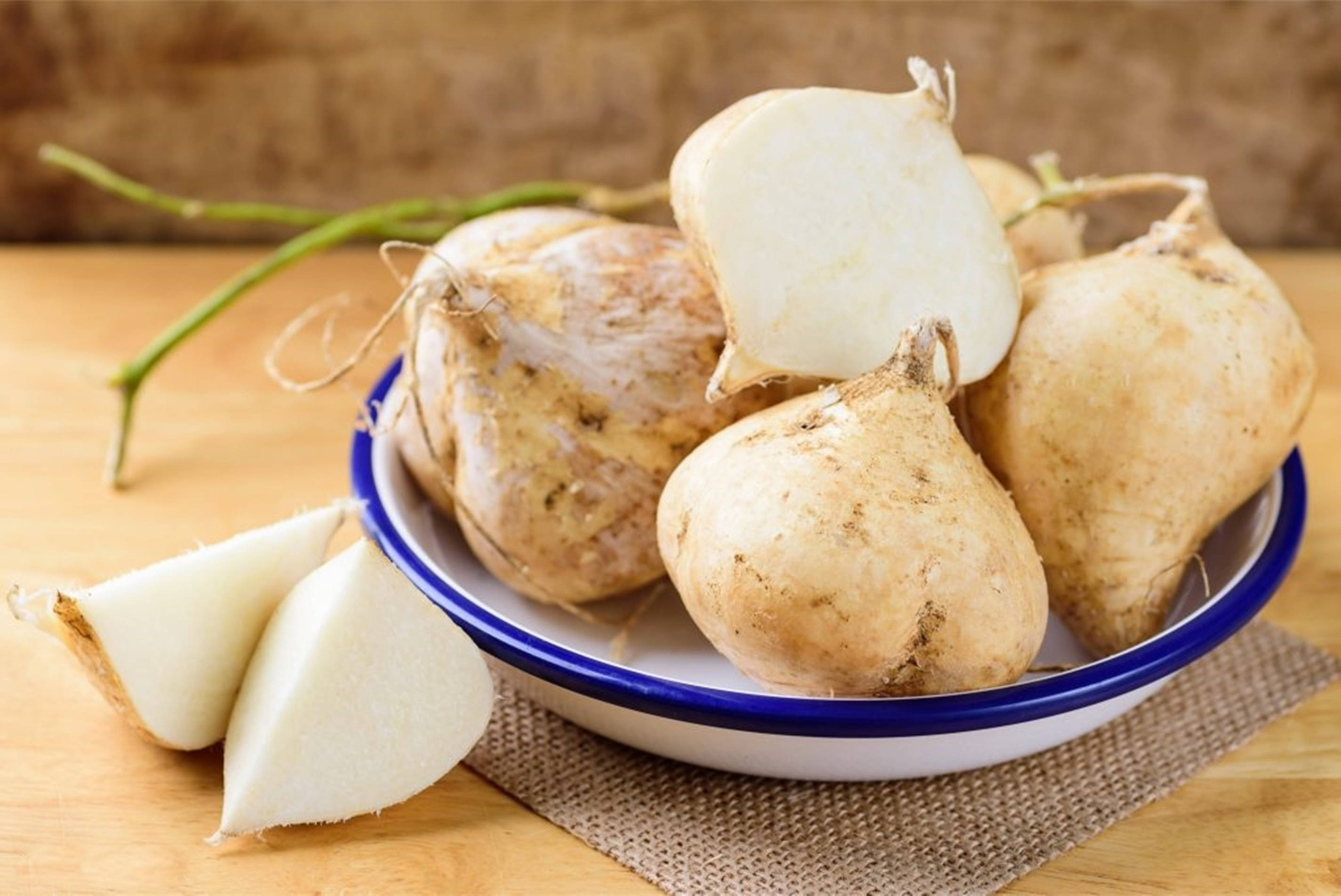jicama, blue-rimmed bowl, wooden table, 2K Desktop Wallpaper
